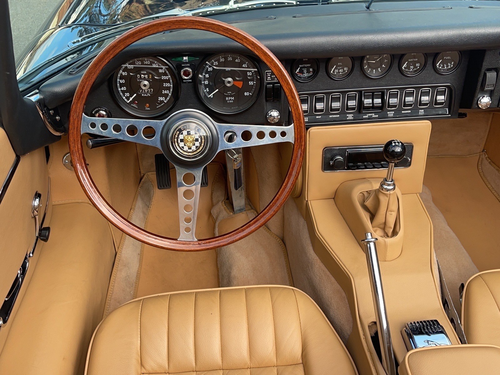 JAGUAR E-Type 4.2 Cabriolet Serie 1.5-image-8