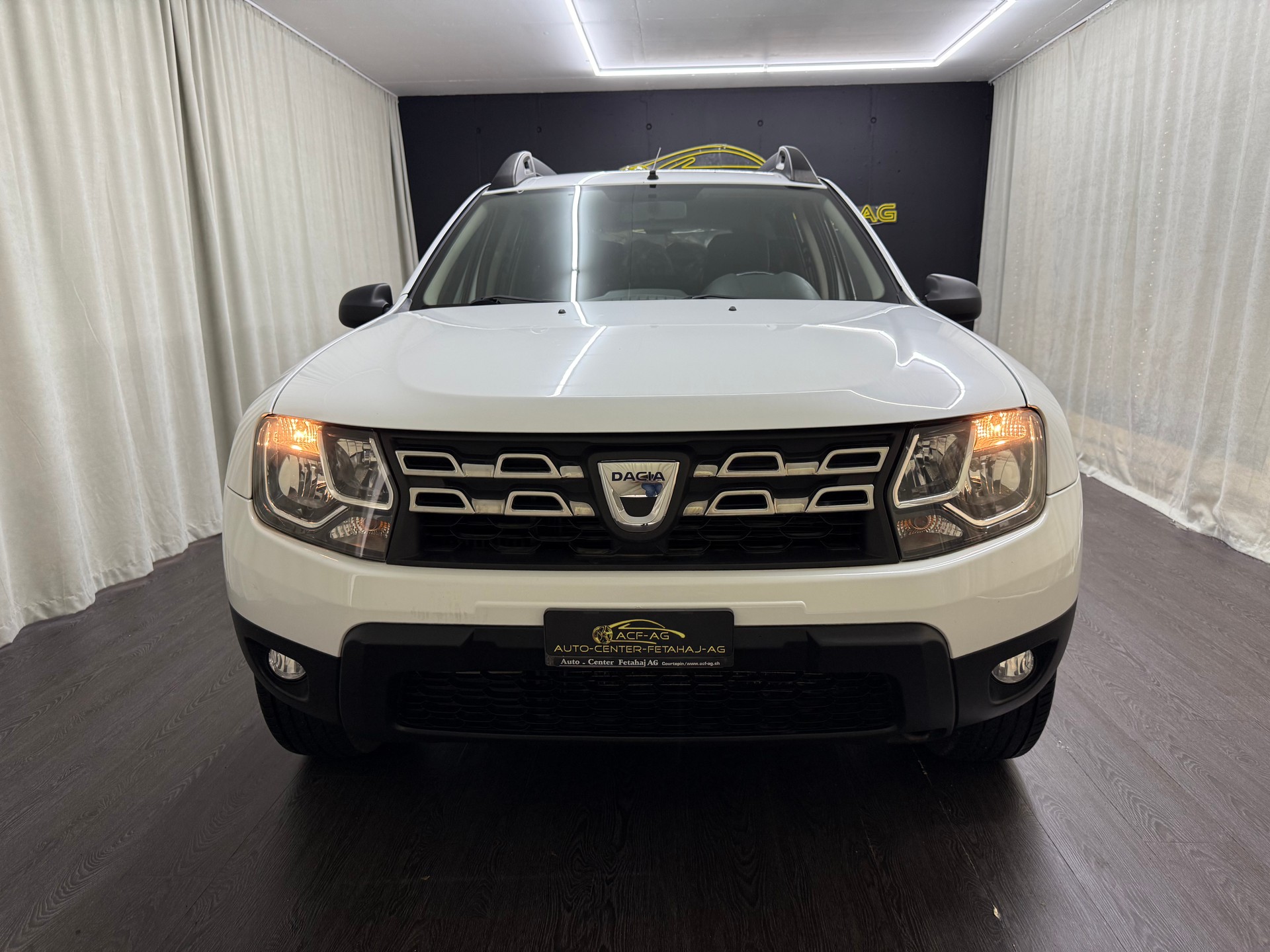 DACIA Duster 1.2 T Lauréate 4x4-image-1