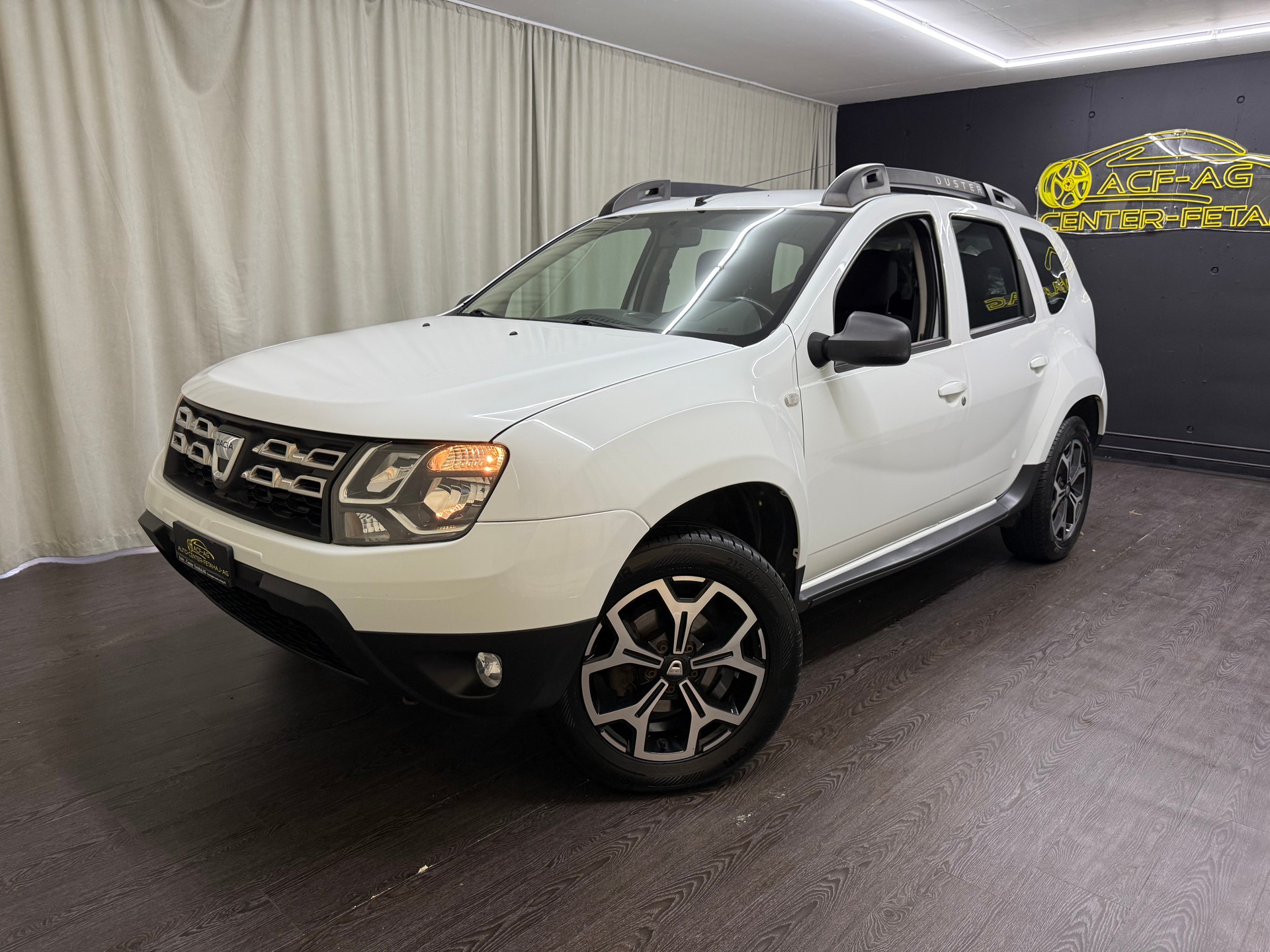 DACIA Duster 1.2 T Lauréate 4x4-image-0