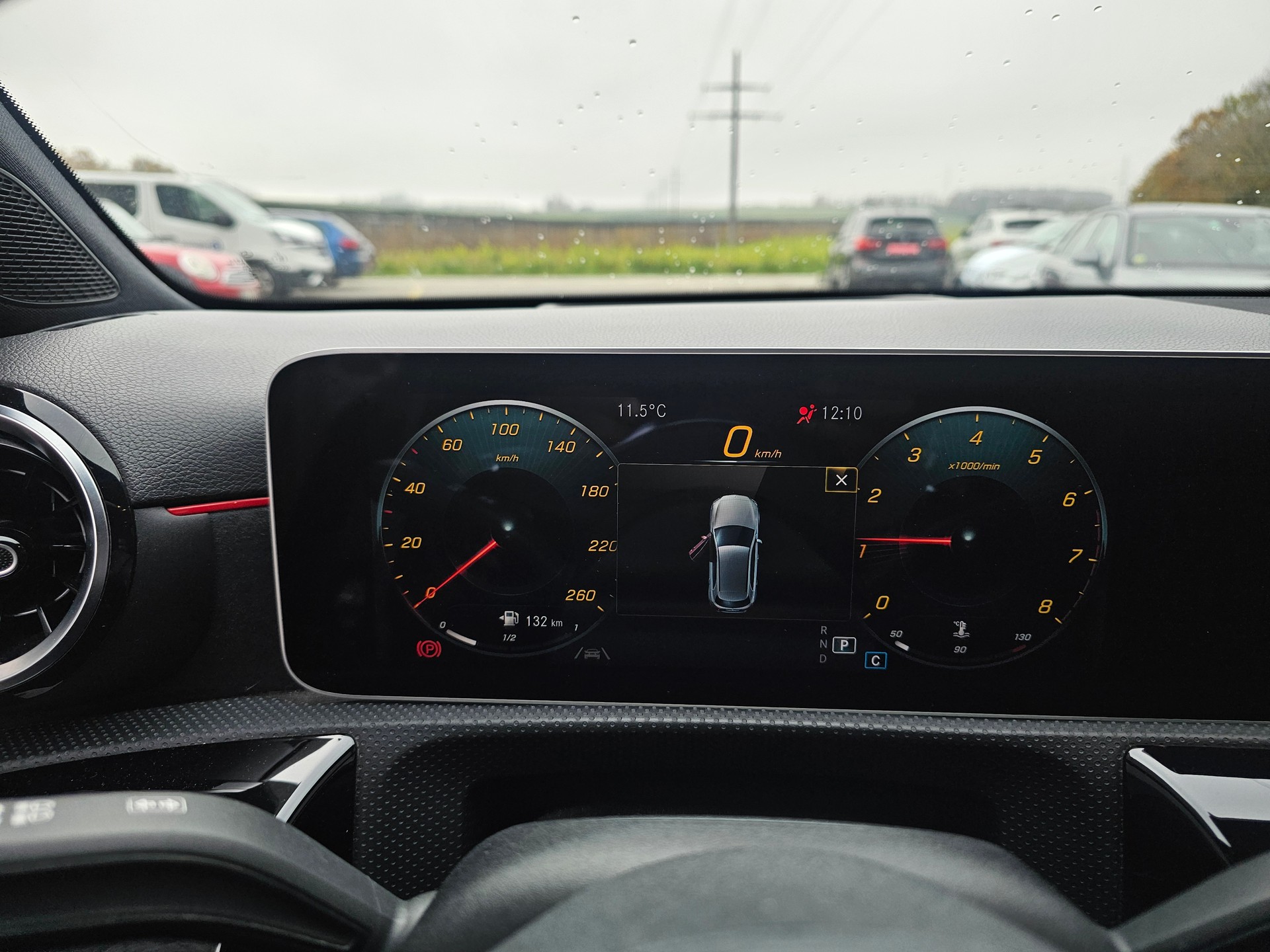MERCEDES-BENZ A 200 AMG Line 7G-DCT-image-3