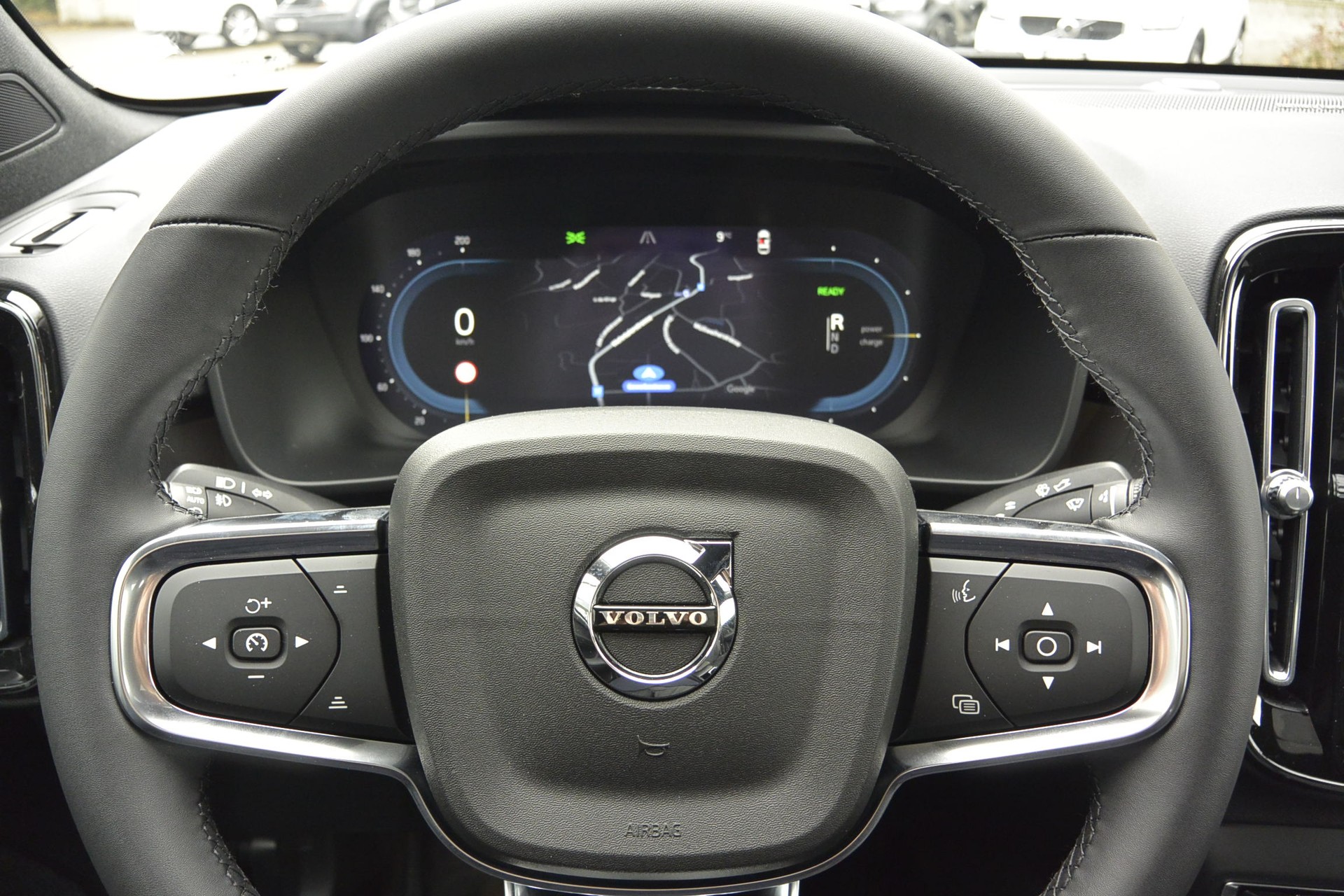 VOLVO C40 P8 Twin Recharge Ultimate AWD-image-12