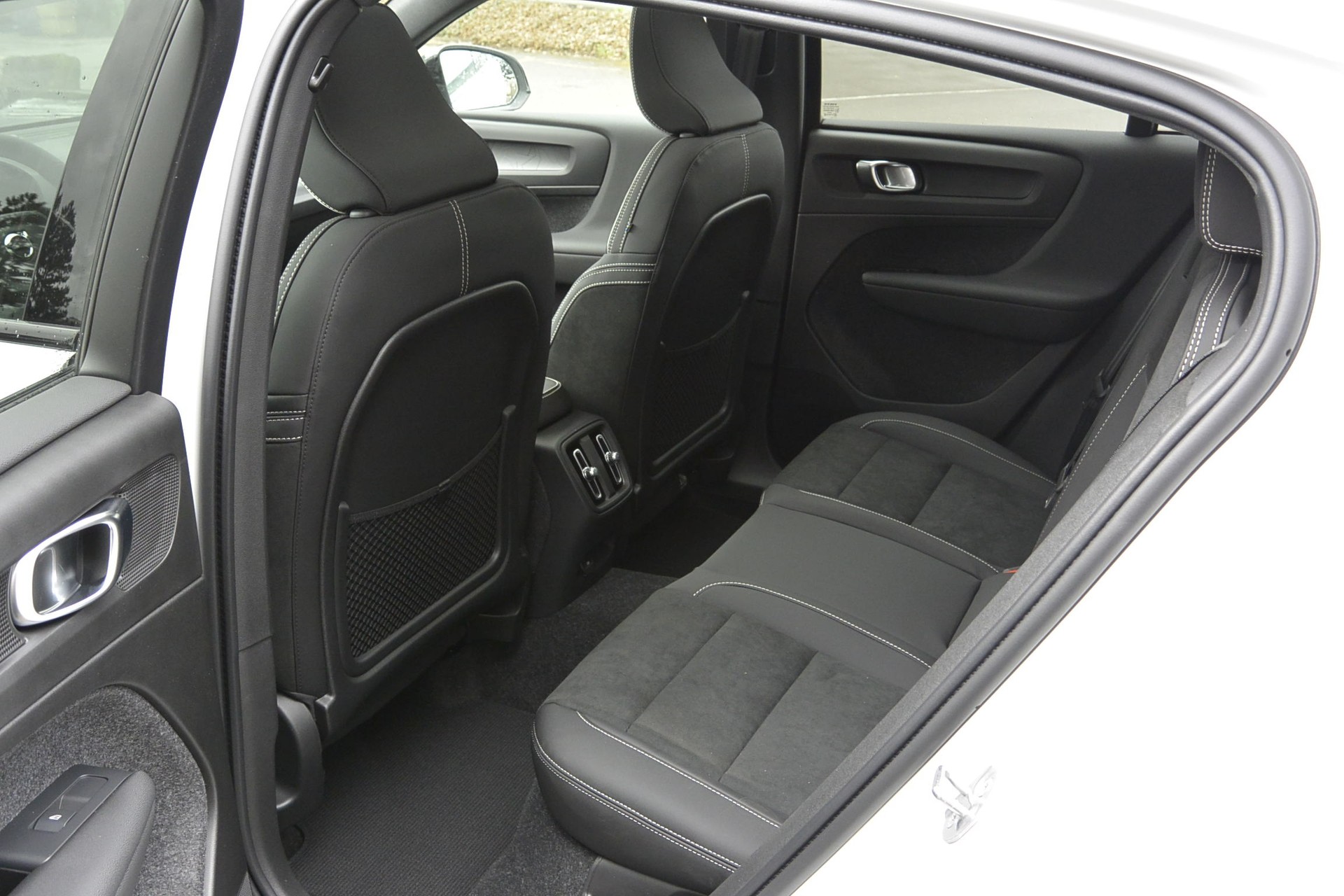 VOLVO C40 P8 Twin Recharge Ultimate AWD-image-7
