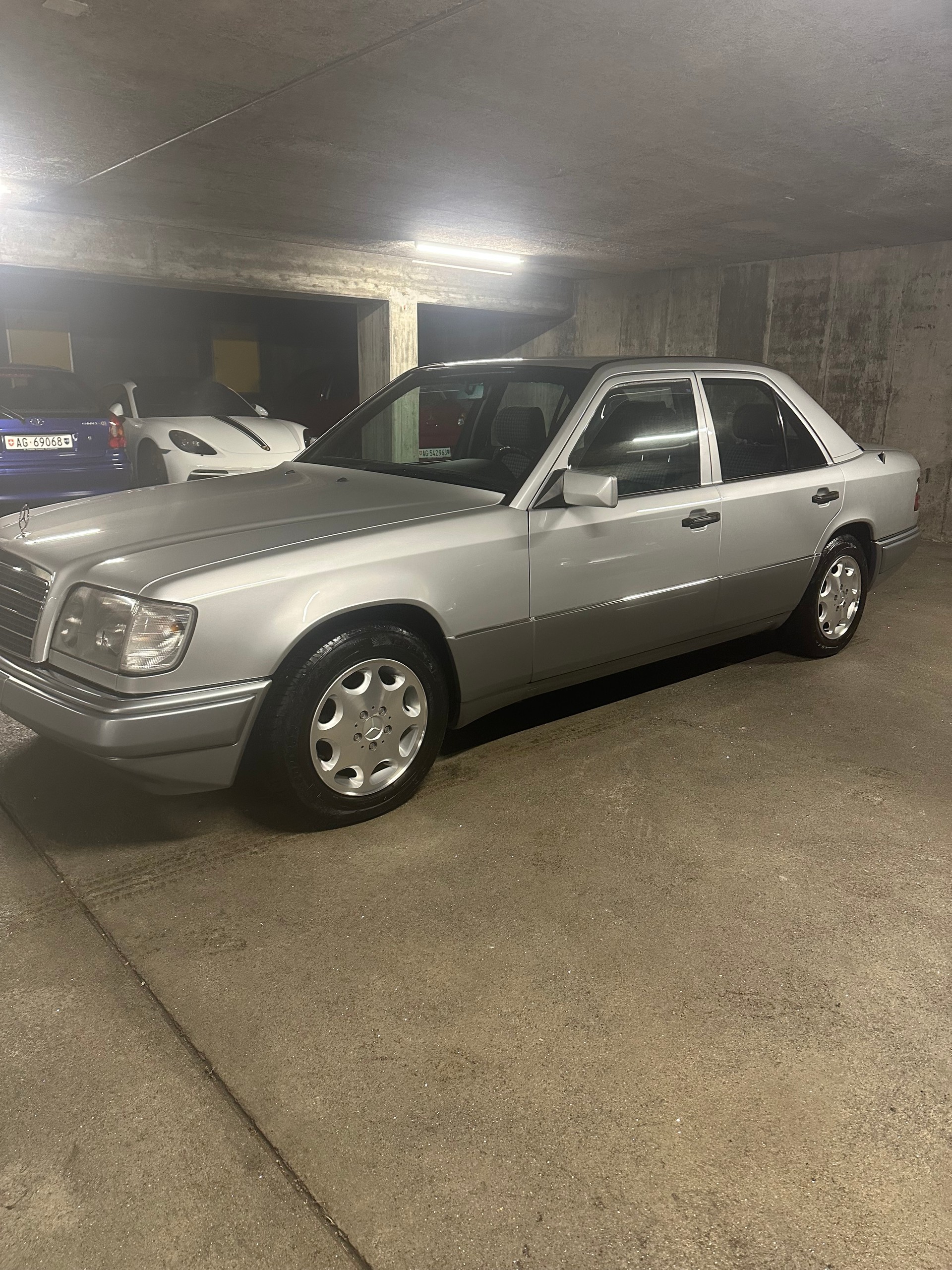 MERCEDES-BENZ E 280 Business Automatic-image-1