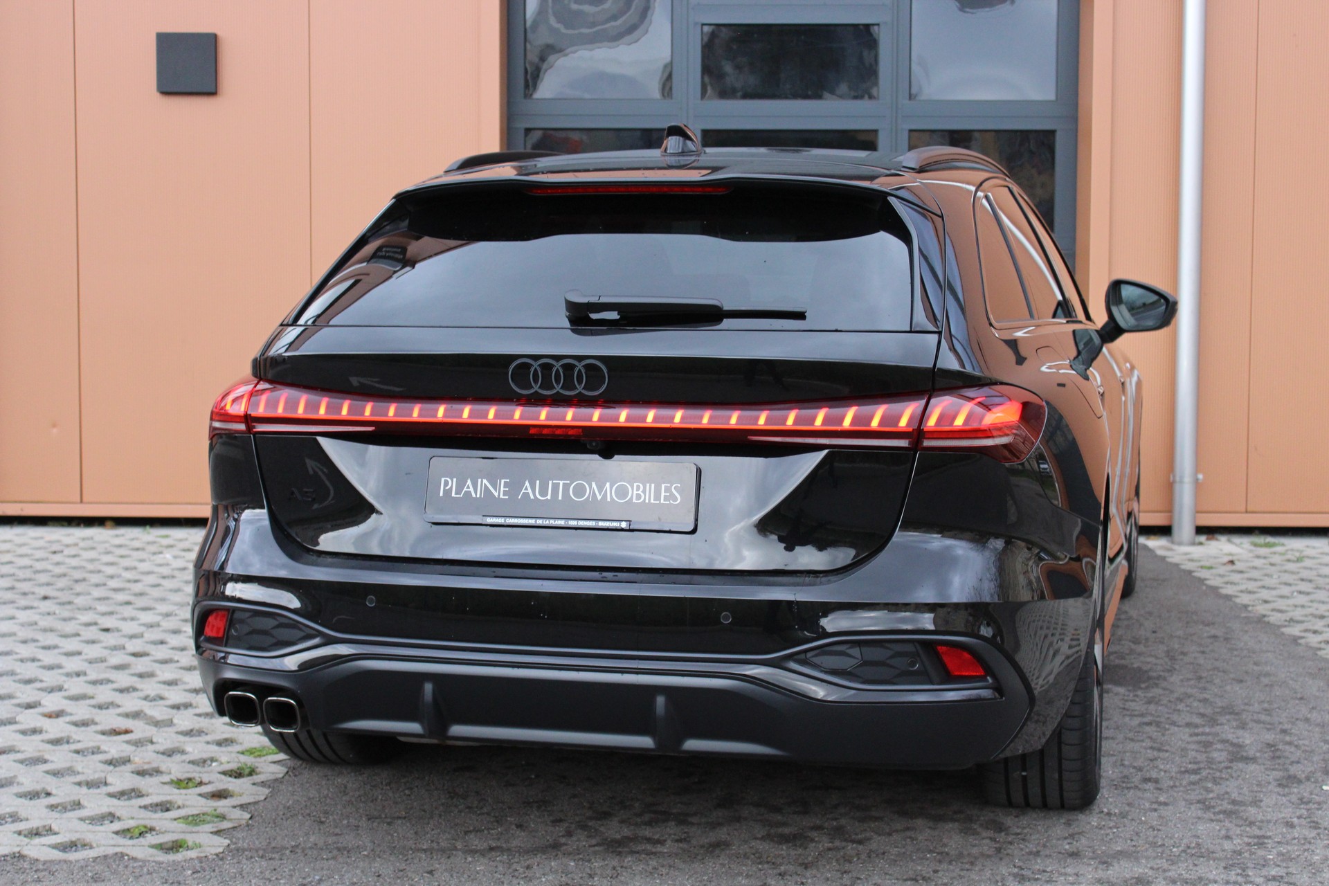 AUDI A5 Sportback 40 TDI S-Line S-tronic - "Display Passager * Pack S-Line Complet * Tempom. Adapt. * Caméra 360' * Lumière Amb"-image-4
