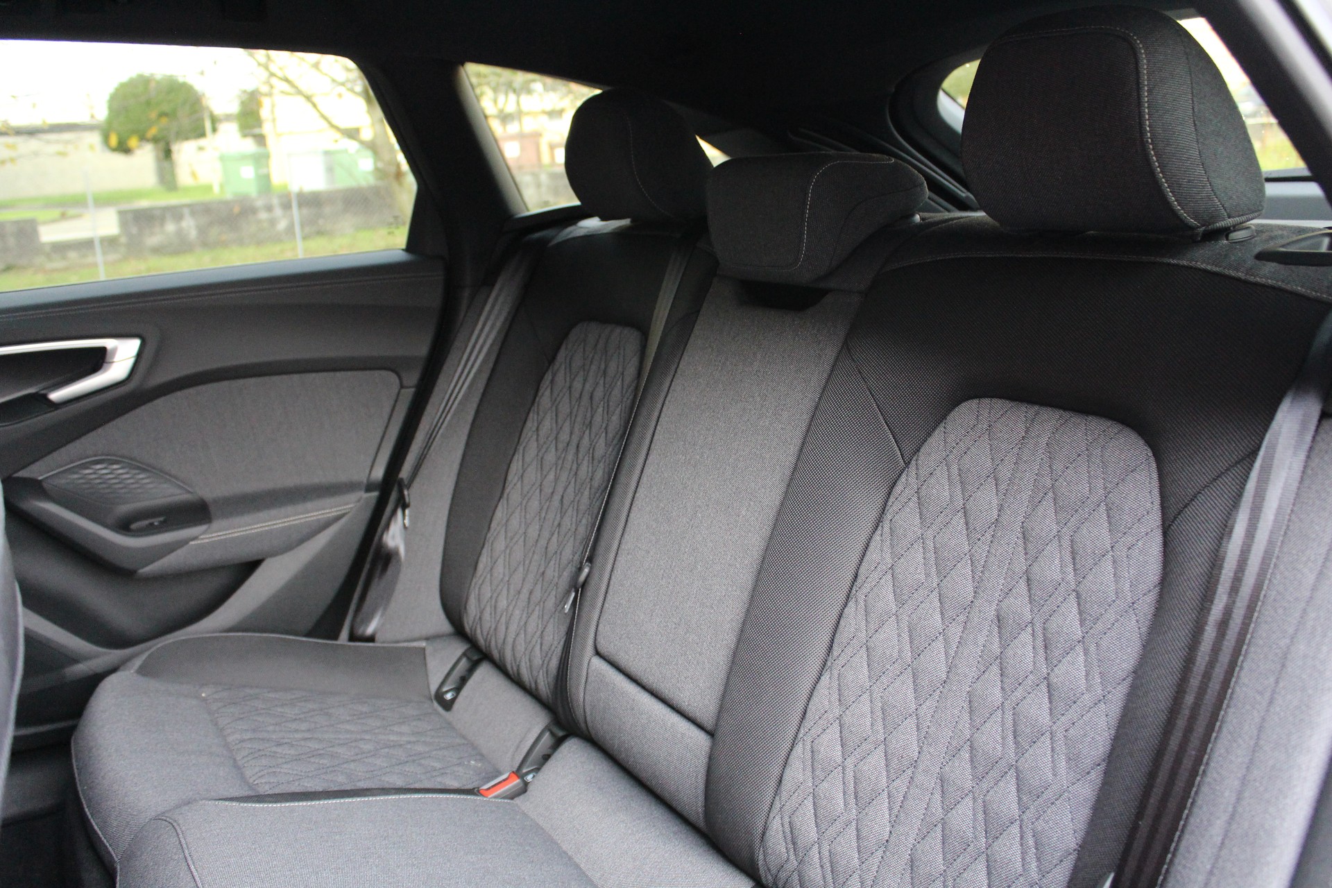 AUDI A5 Sportback 40 TDI S-Line S-tronic - "Display Passager * Pack S-Line Complet * Tempom. Adapt. * Caméra 360' * Lumière Amb"-image-21
