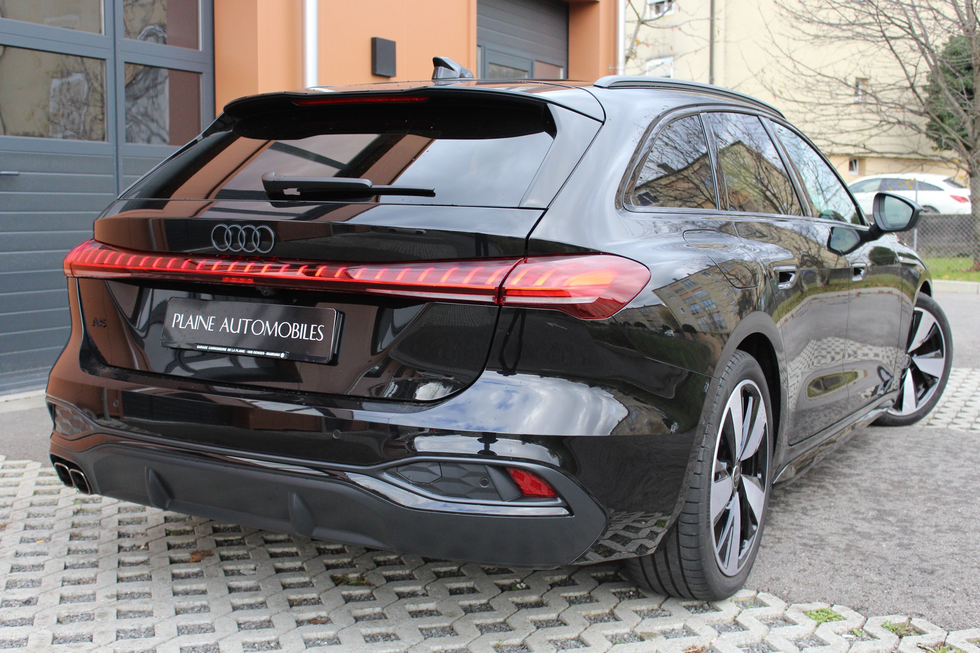 AUDI A5 Sportback 40 TDI S-Line S-tronic - "Display Passager * Pack S-Line Complet * Tempom. Adapt. * Caméra 360' * Lumière Amb"-image-3