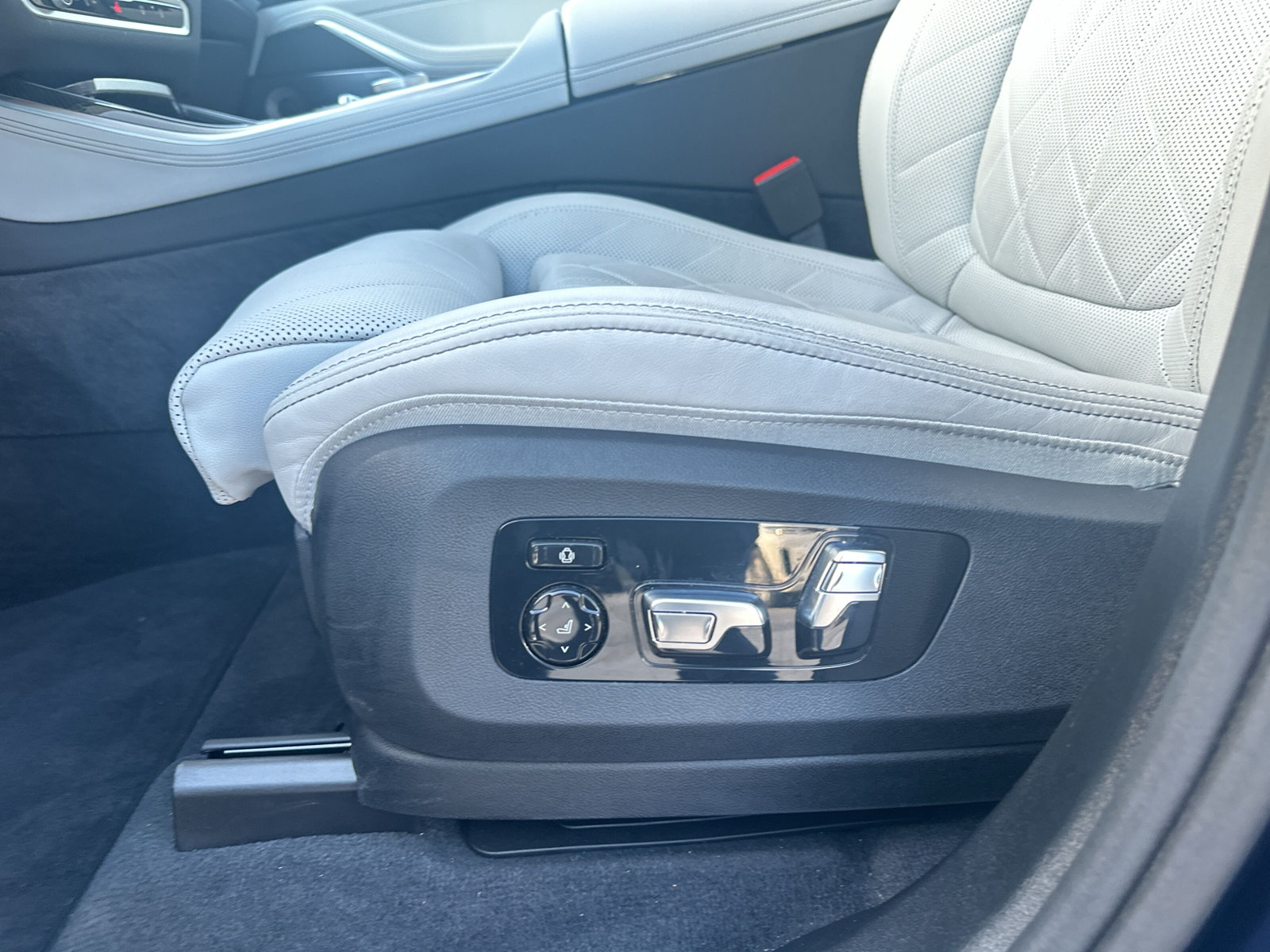 BMW X5 xDrive 48V 40i M Sport Steptronic-image-18