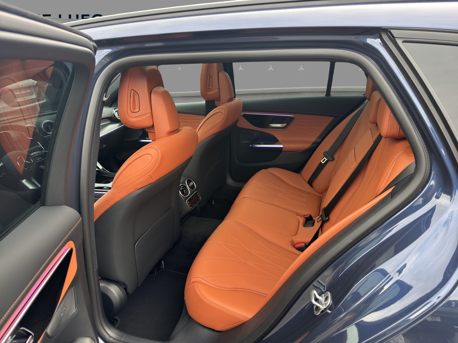 MERCEDES-BENZ C 300 T 4 Matic-image-10