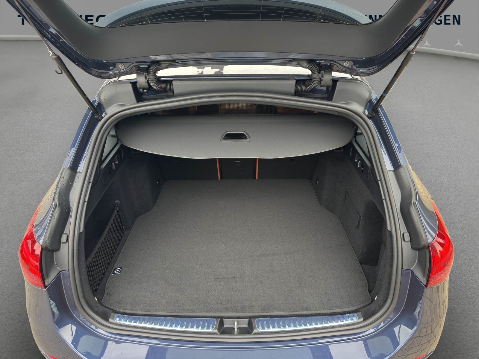 MERCEDES-BENZ C 300 T 4 Matic-image-11