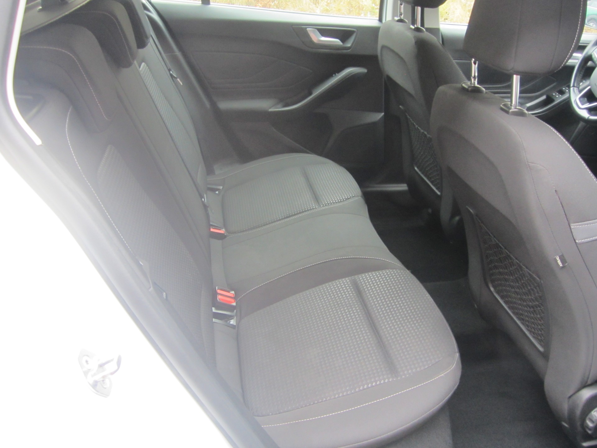 FORD Focus 1.5 TDCi Trend Automatic-image-10