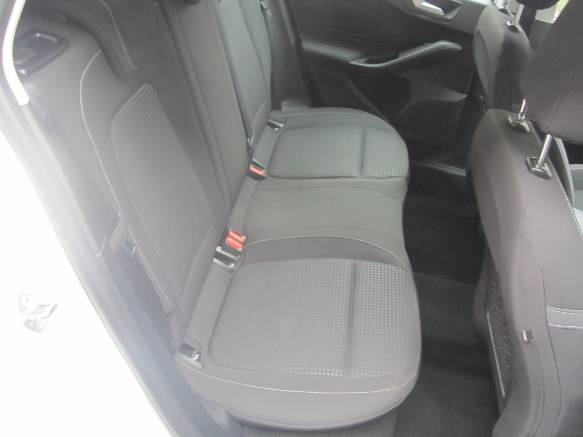 FORD Focus 1.5 TDCi Trend Automatic-image-12