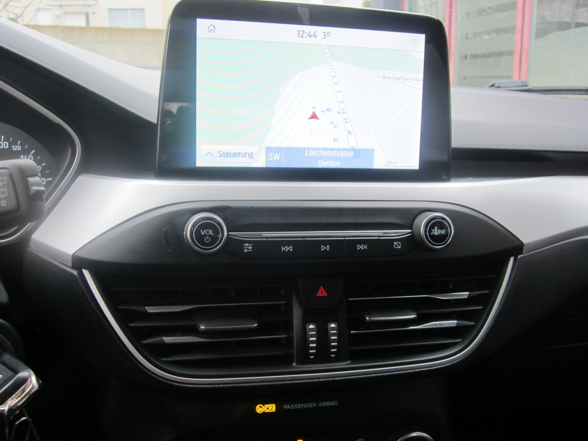 FORD Focus 1.5 TDCi Trend Automatic-image-4