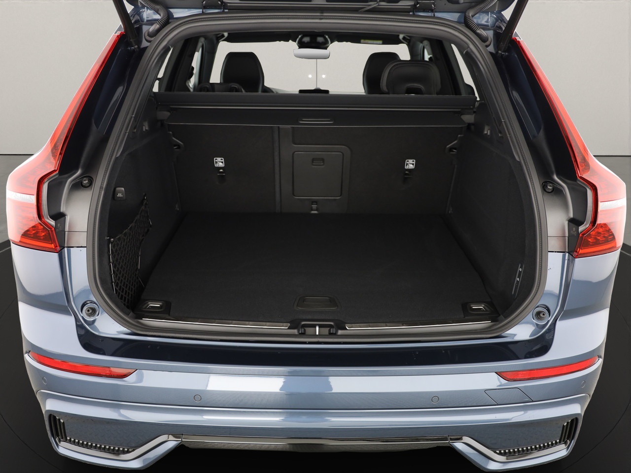 VOLVO XC60 2.0 T6 TE Black Edition eAWD-image-3