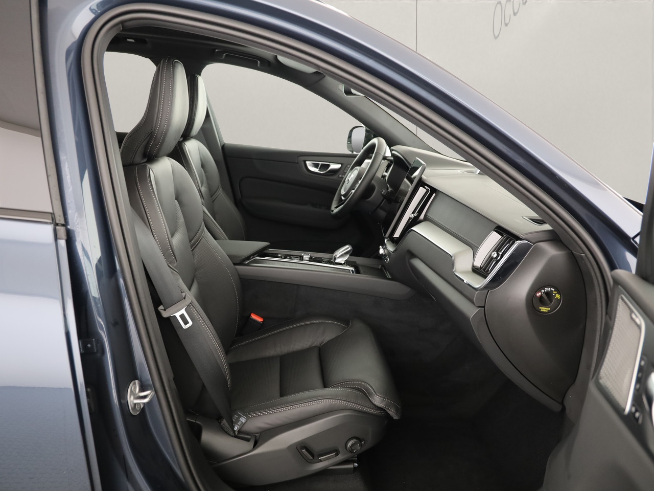VOLVO XC60 2.0 T6 TE Black Edition eAWD-image-5