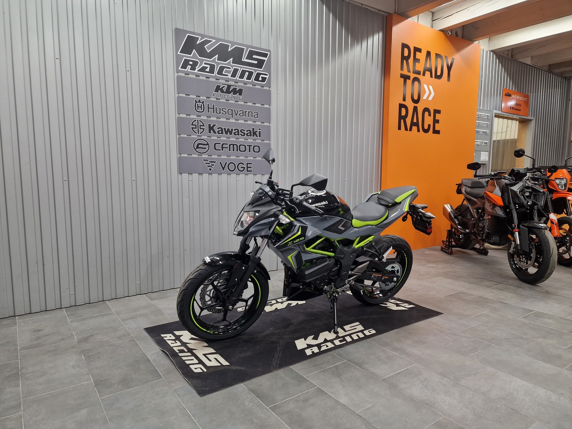 KAWASAKI Z 125-showroom-element-2