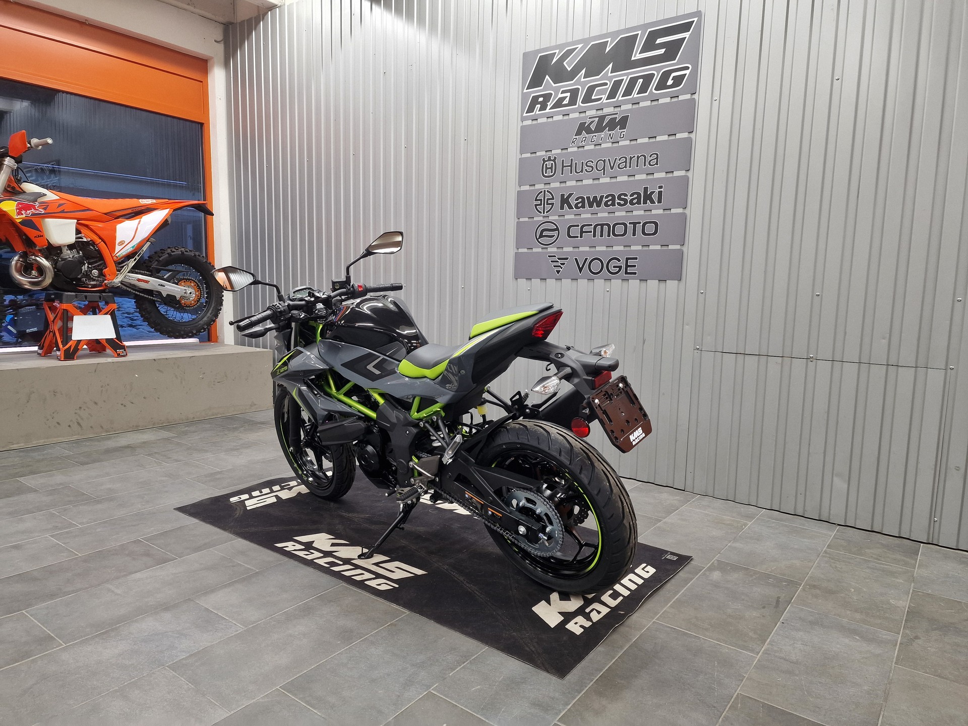 KAWASAKI Z 125-showroom-element-3