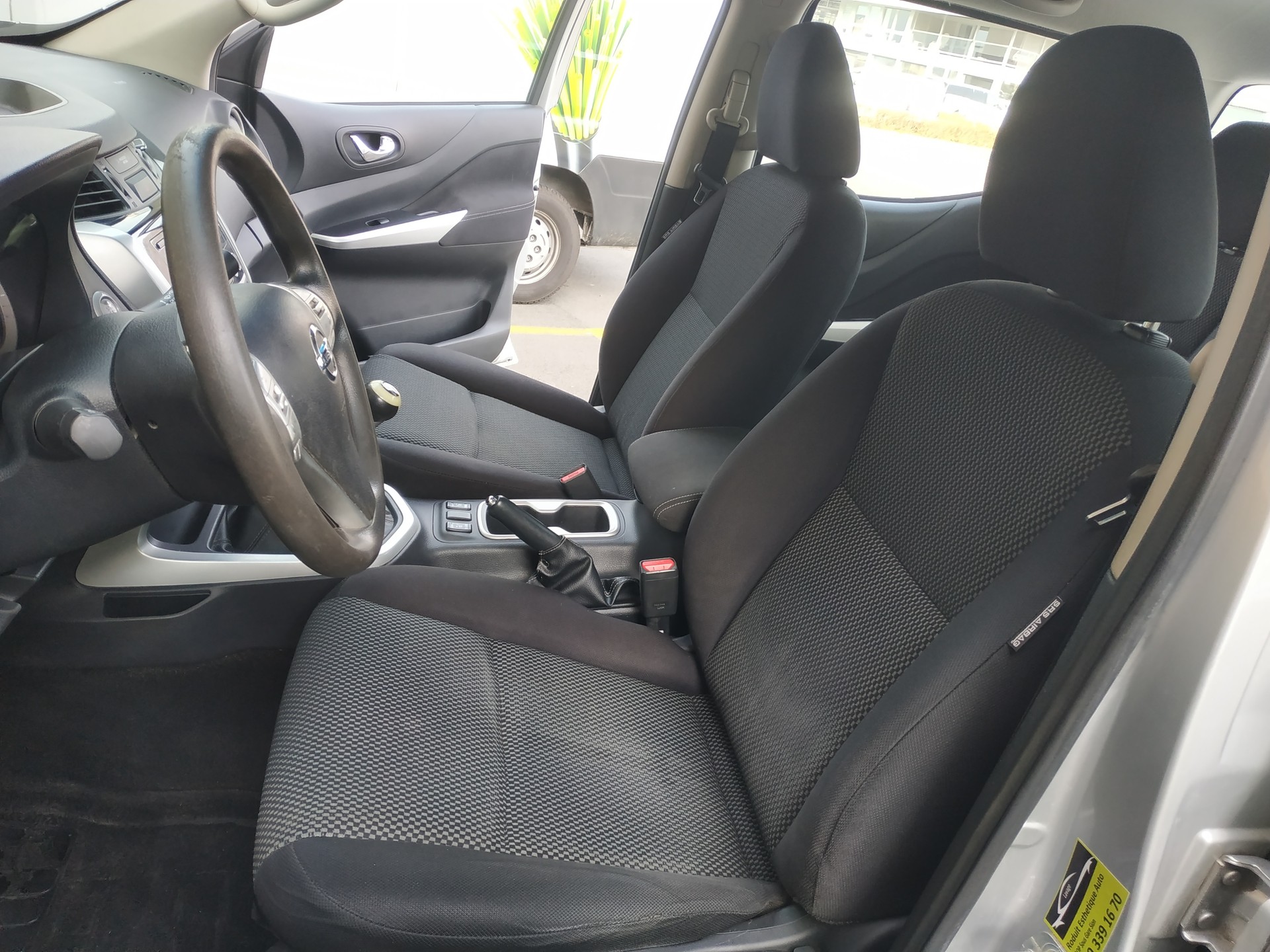 NISSAN Navara Double Cab Acenta 2.3 dCi 4WD-image-11