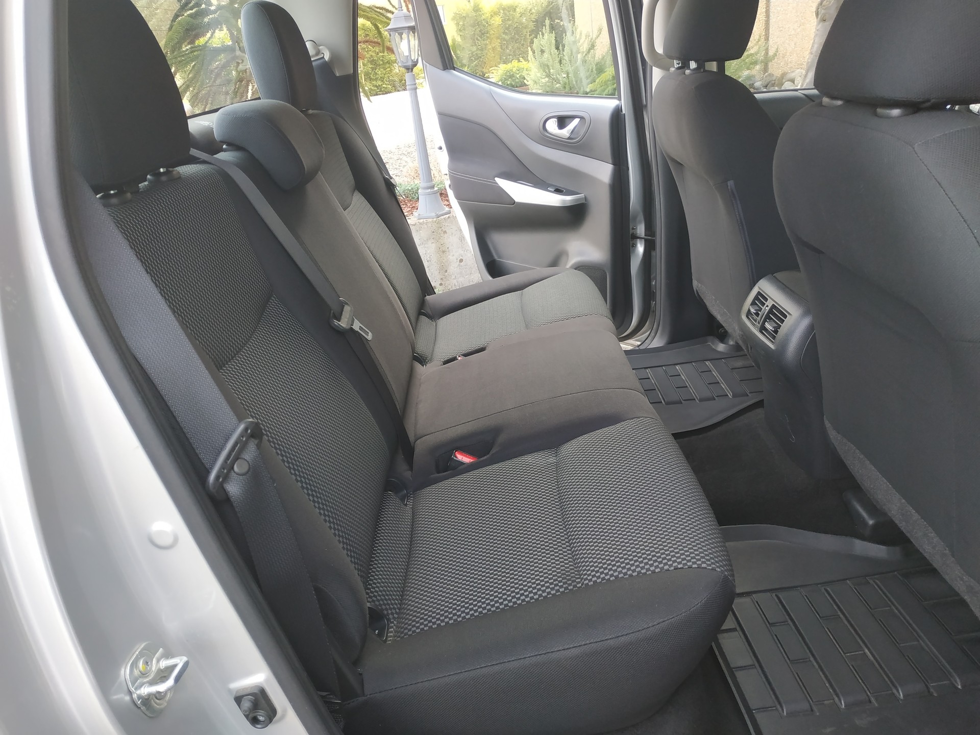 NISSAN Navara Double Cab Acenta 2.3 dCi 4WD-image-17
