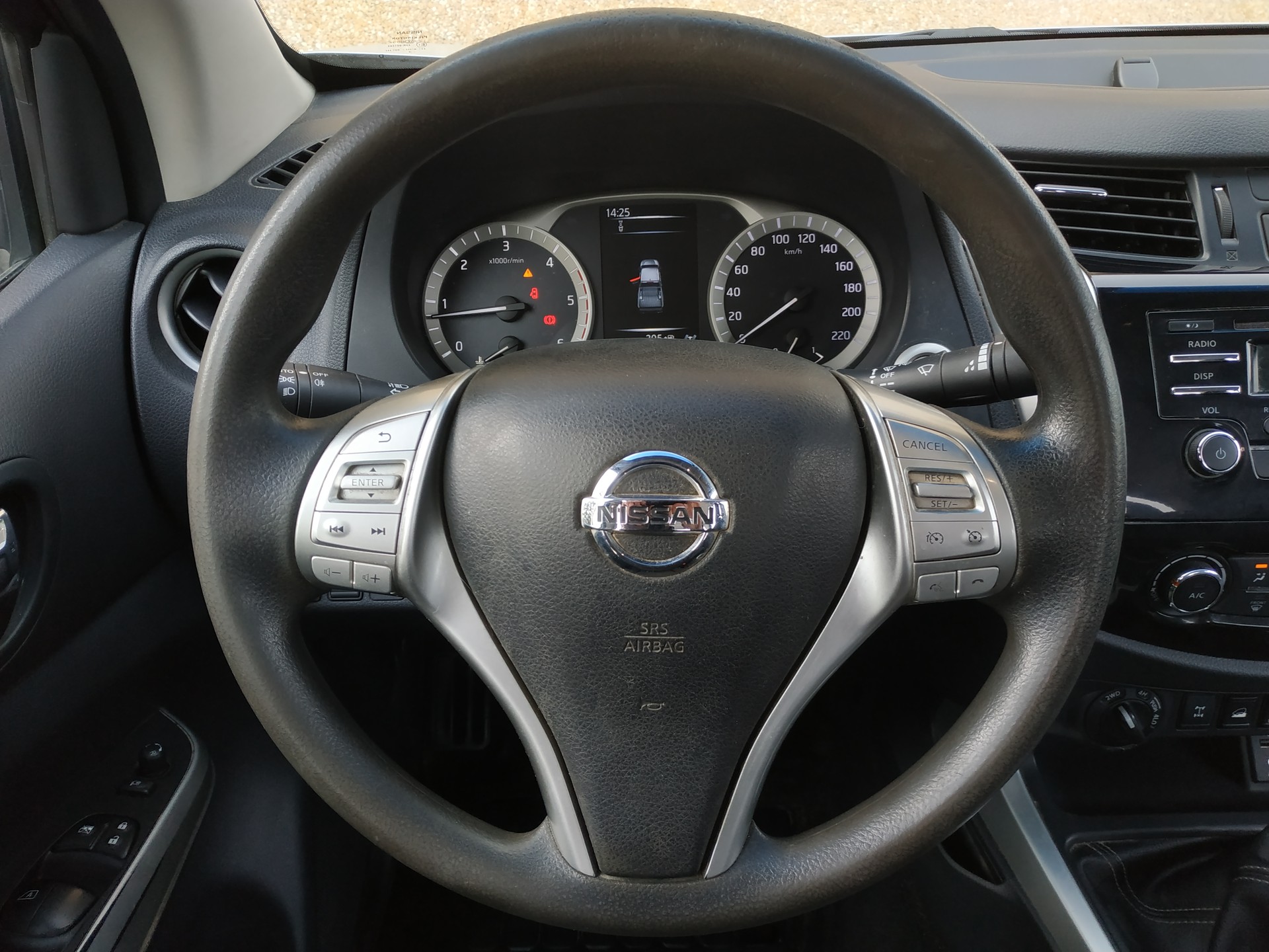 NISSAN Navara Double Cab Acenta 2.3 dCi 4WD-image-14