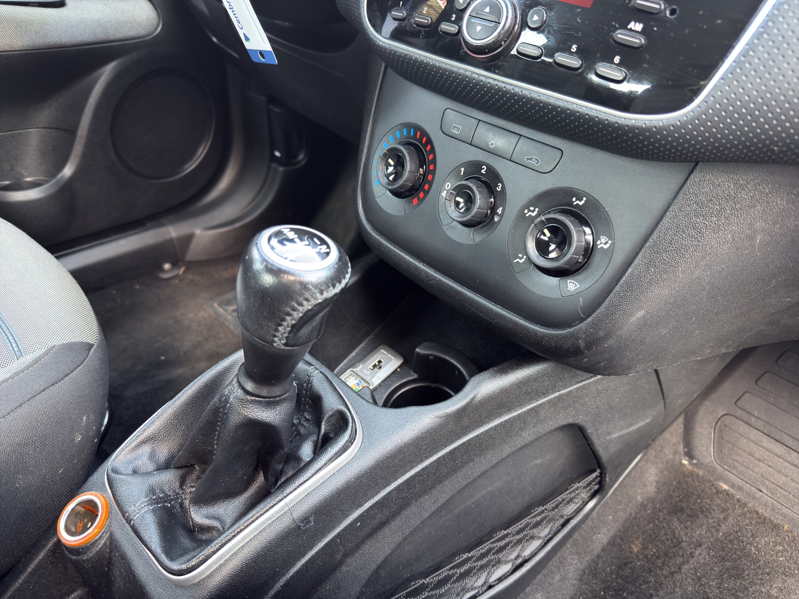 FIAT Punto Evo 1.4 Sporting Dualogic-image-12