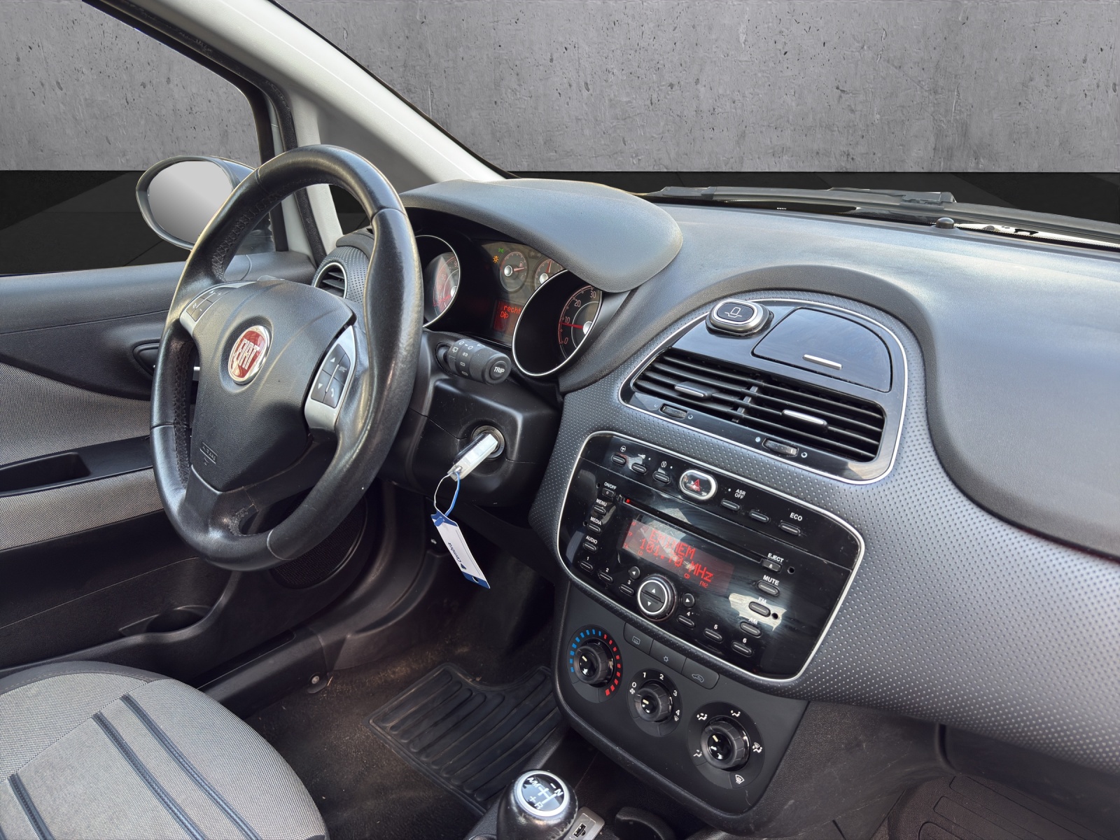 FIAT Punto Evo 1.4 Sporting Dualogic-image-11