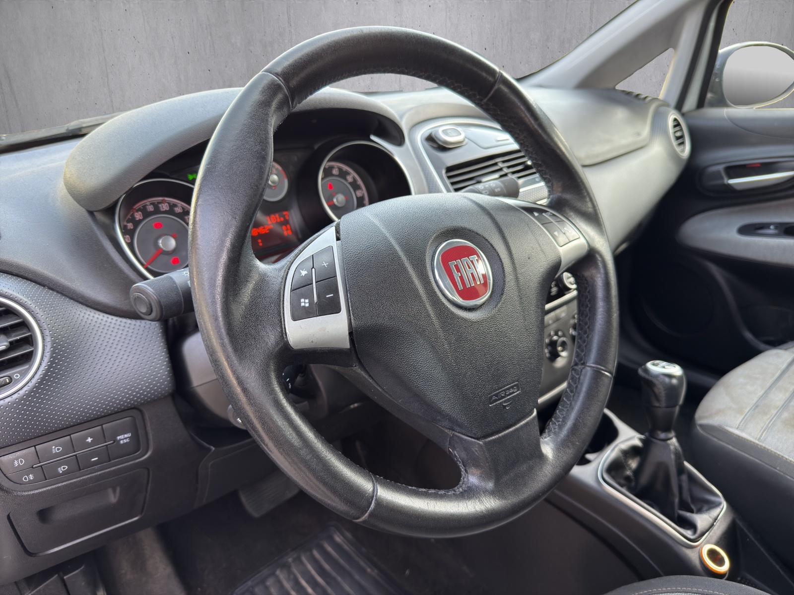 FIAT Punto Evo 1.4 Sporting Dualogic-image-9