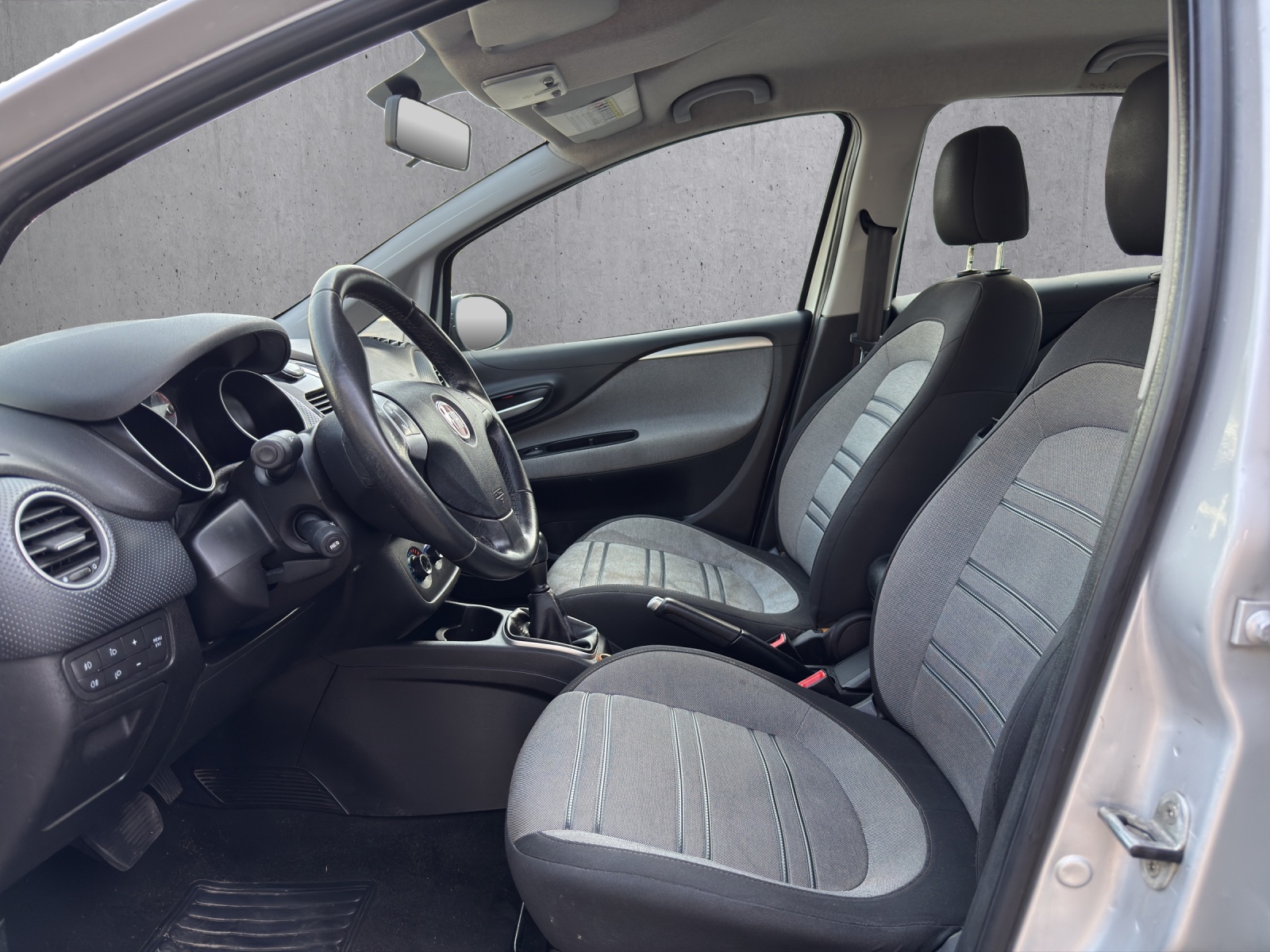 FIAT Punto Evo 1.4 Sporting Dualogic-image-8