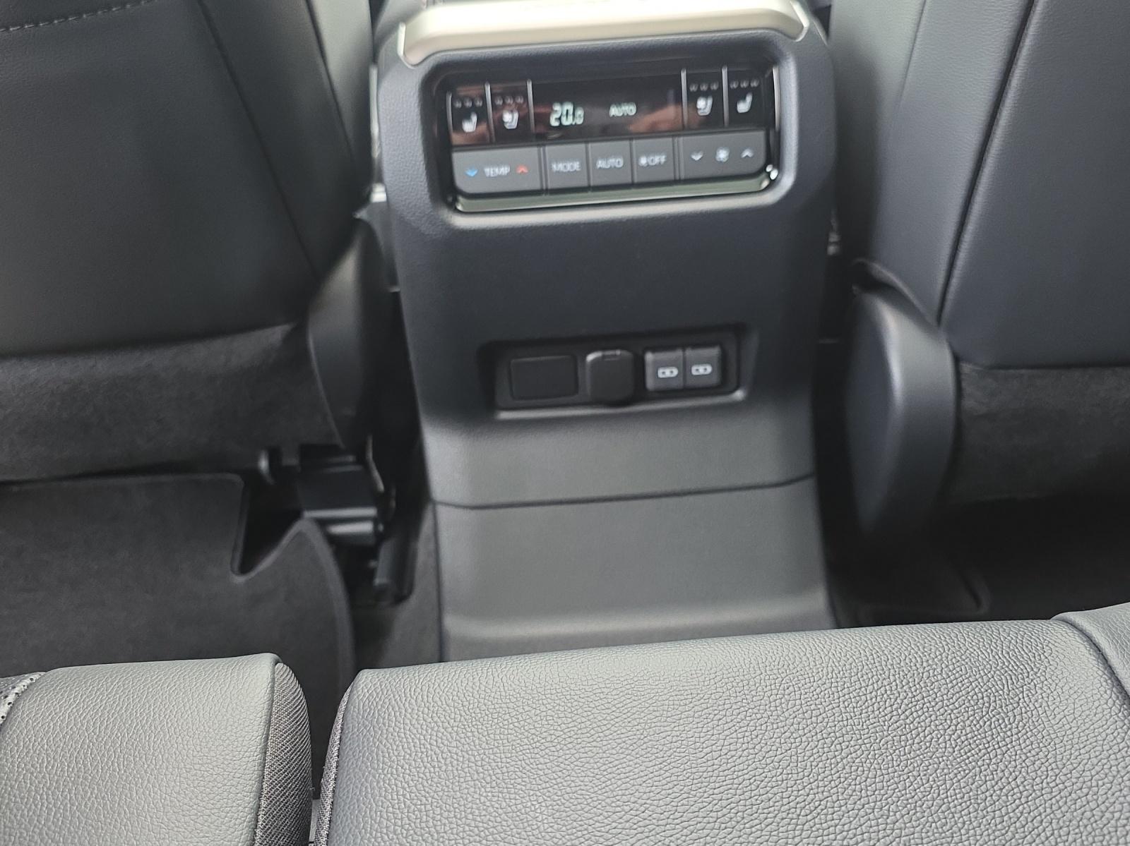 TOYOTA Land Cruiser 2.8 D 48V Invincible-image-17