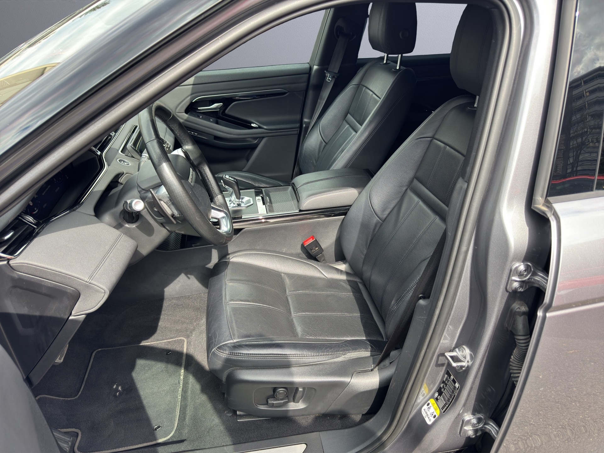 LAND ROVER Range Rover Evoque R-Dynamic P 200 AT9-image-9