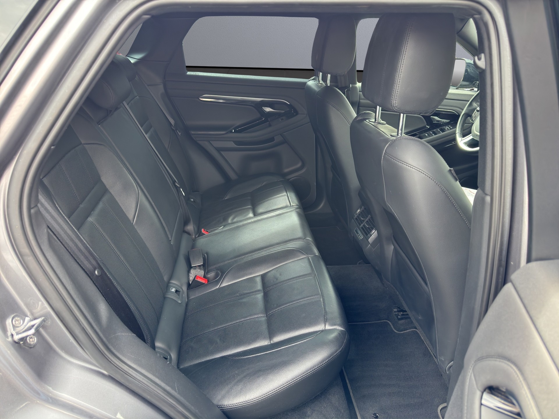 LAND ROVER Range Rover Evoque R-Dynamic P 200 AT9-image-15