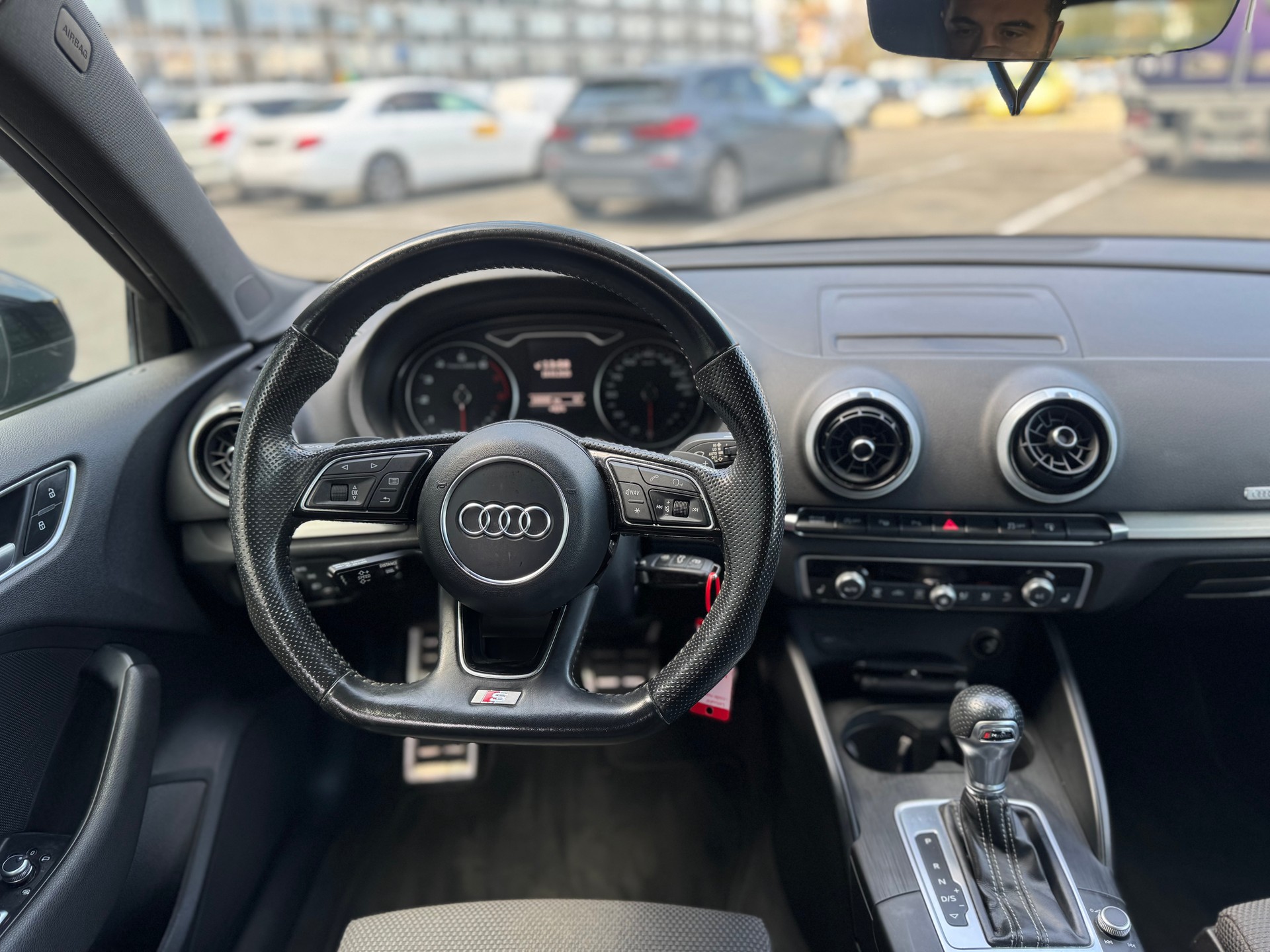 AUDI A3 Sportback 1.4 TFSI Sport S-tronic-image-14