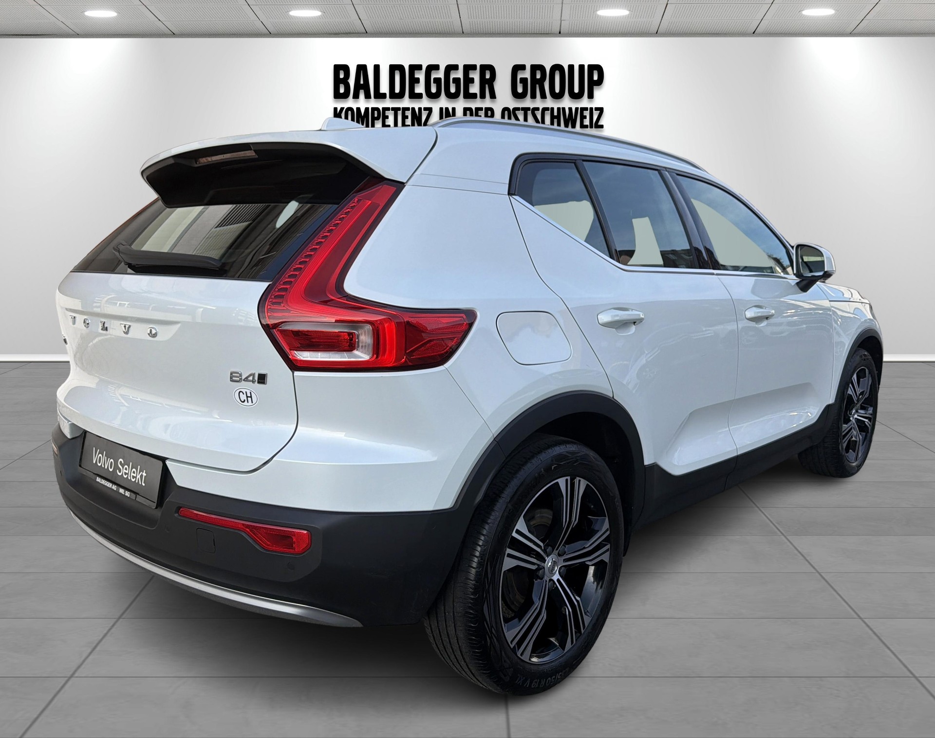 VOLVO XC40 B4 B AWD Inscription-image-2
