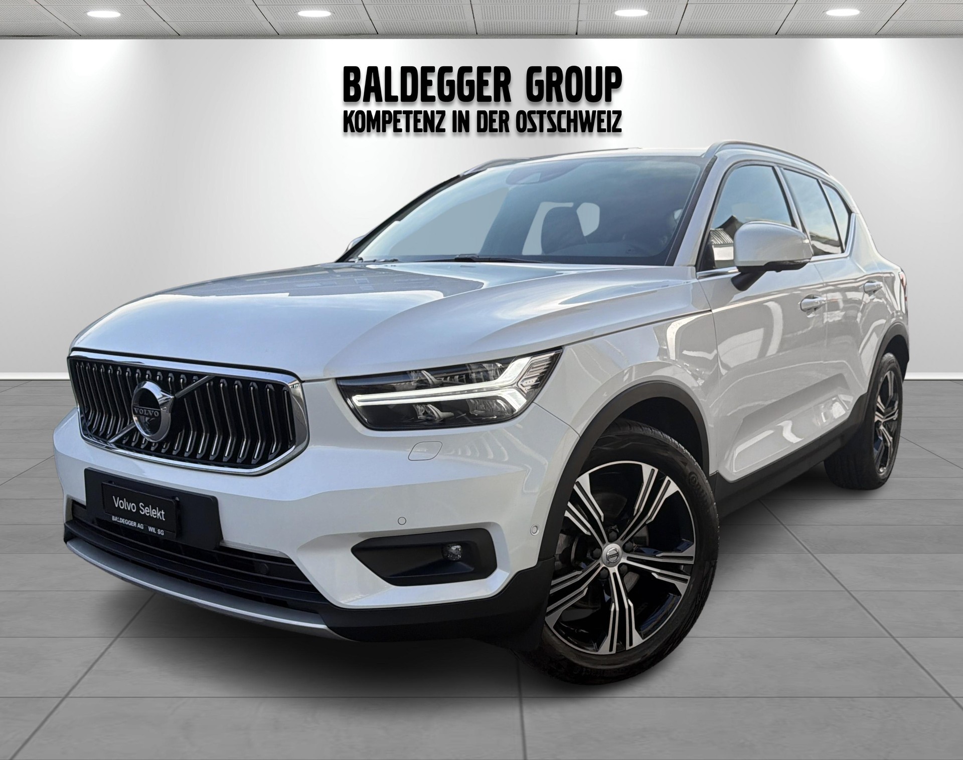 VOLVO XC40 B4 B AWD Inscription-image-0