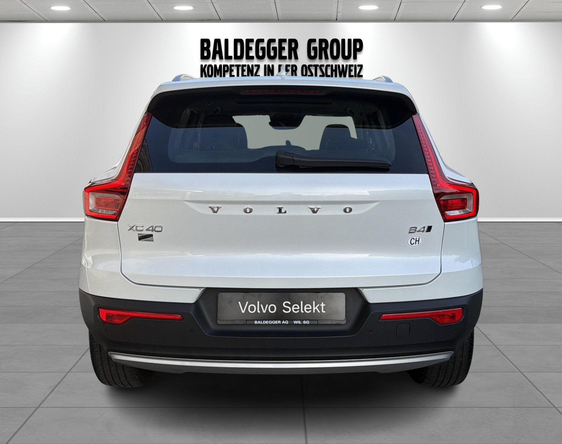 VOLVO XC40 B4 B AWD Inscription-image-4