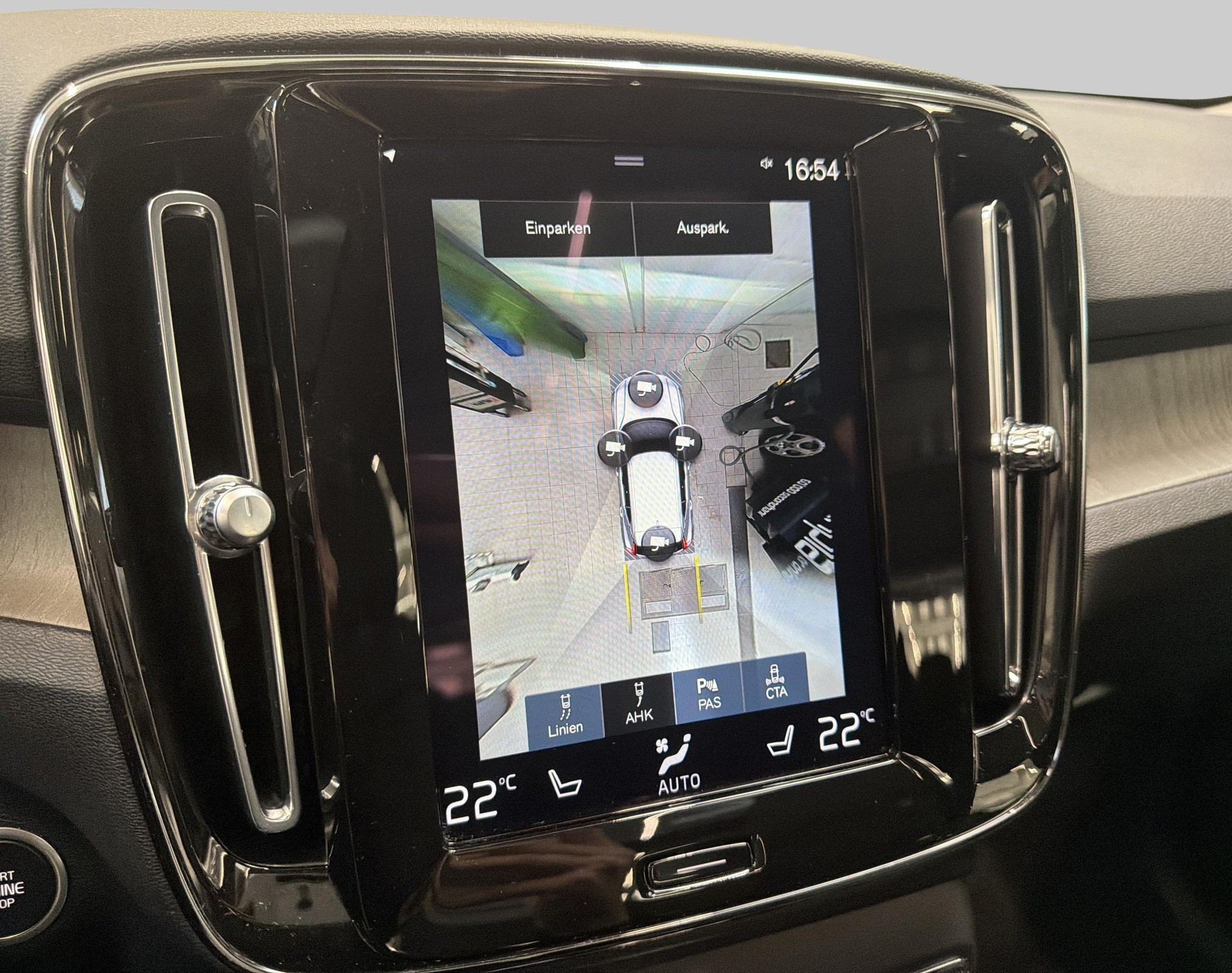VOLVO XC40 B4 B AWD Inscription-image-12