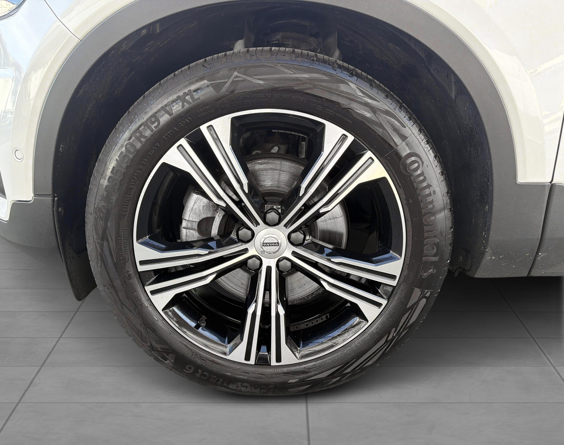 VOLVO XC40 B4 B AWD Inscription-image-6
