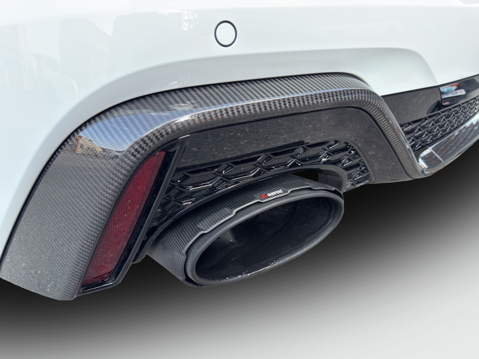 AUDI RS6 Avant 4.0 TFSI V8 quattro AKRAPOVIC-image-13