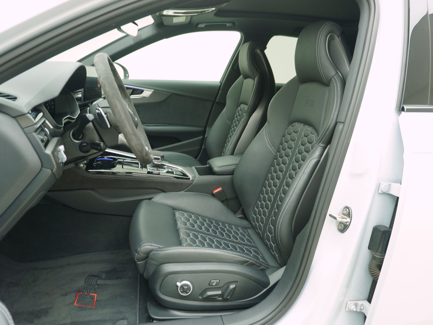 AUDI RS4 2.9 V6 TFSI quattro T-Tronic Competition Plus ** Competition Plus / Suzukagrau **-image-9