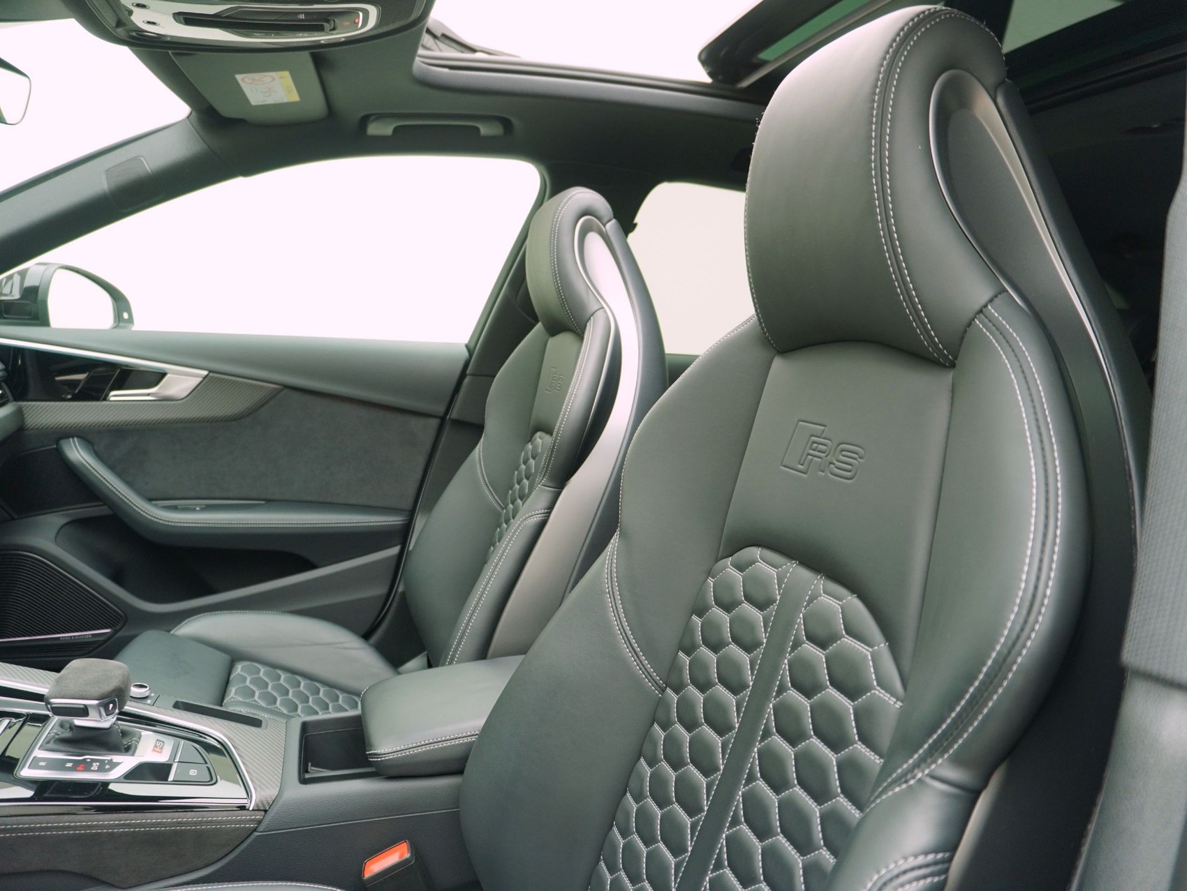AUDI RS4 2.9 V6 TFSI quattro T-Tronic Competition Plus ** Competition Plus / Suzukagrau **-image-10