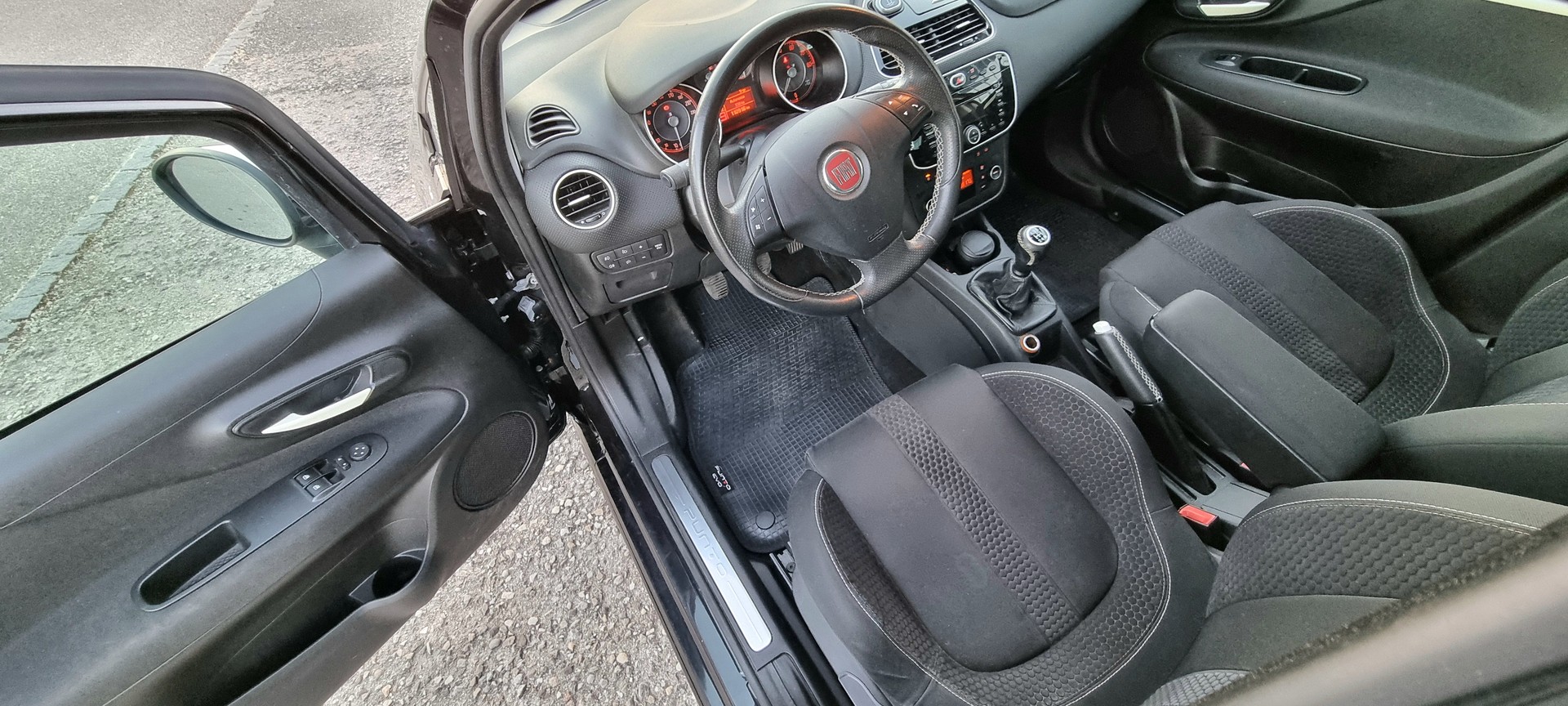 FIAT Punto Evo 1.4 16V Turbo Sport-image-7