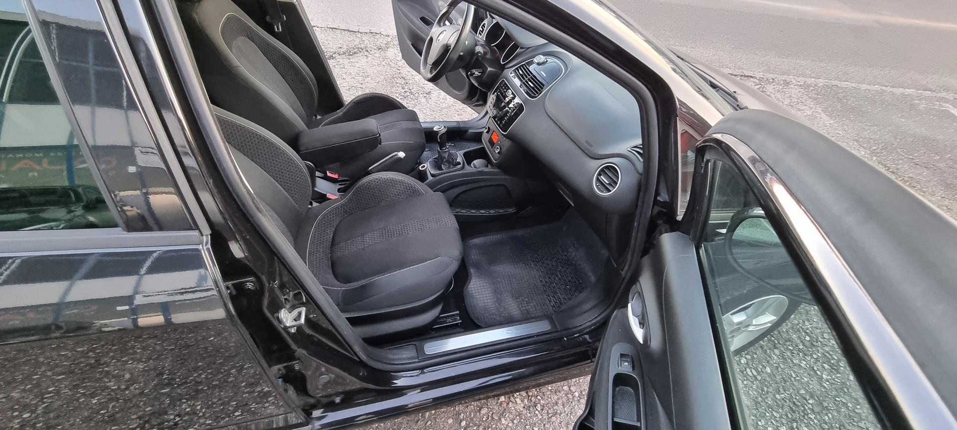FIAT Punto Evo 1.4 16V Turbo Sport-image-10