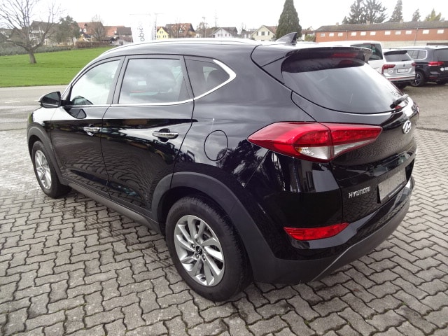 HYUNDAI Tucson 2.0 CRDI Plena 4WD Automatic-image-2