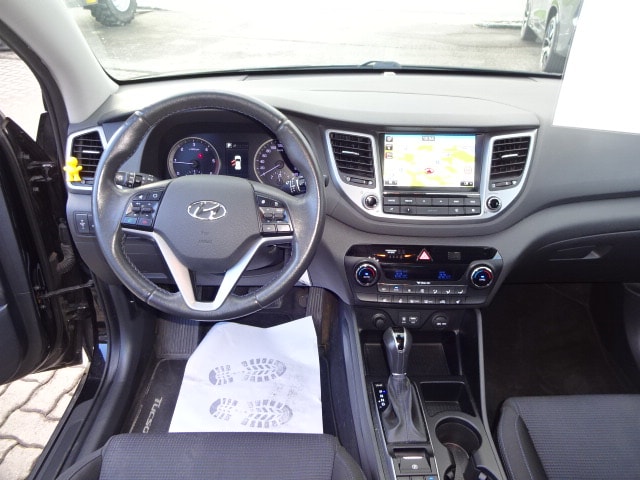 HYUNDAI Tucson 2.0 CRDI Plena 4WD Automatic-image-8