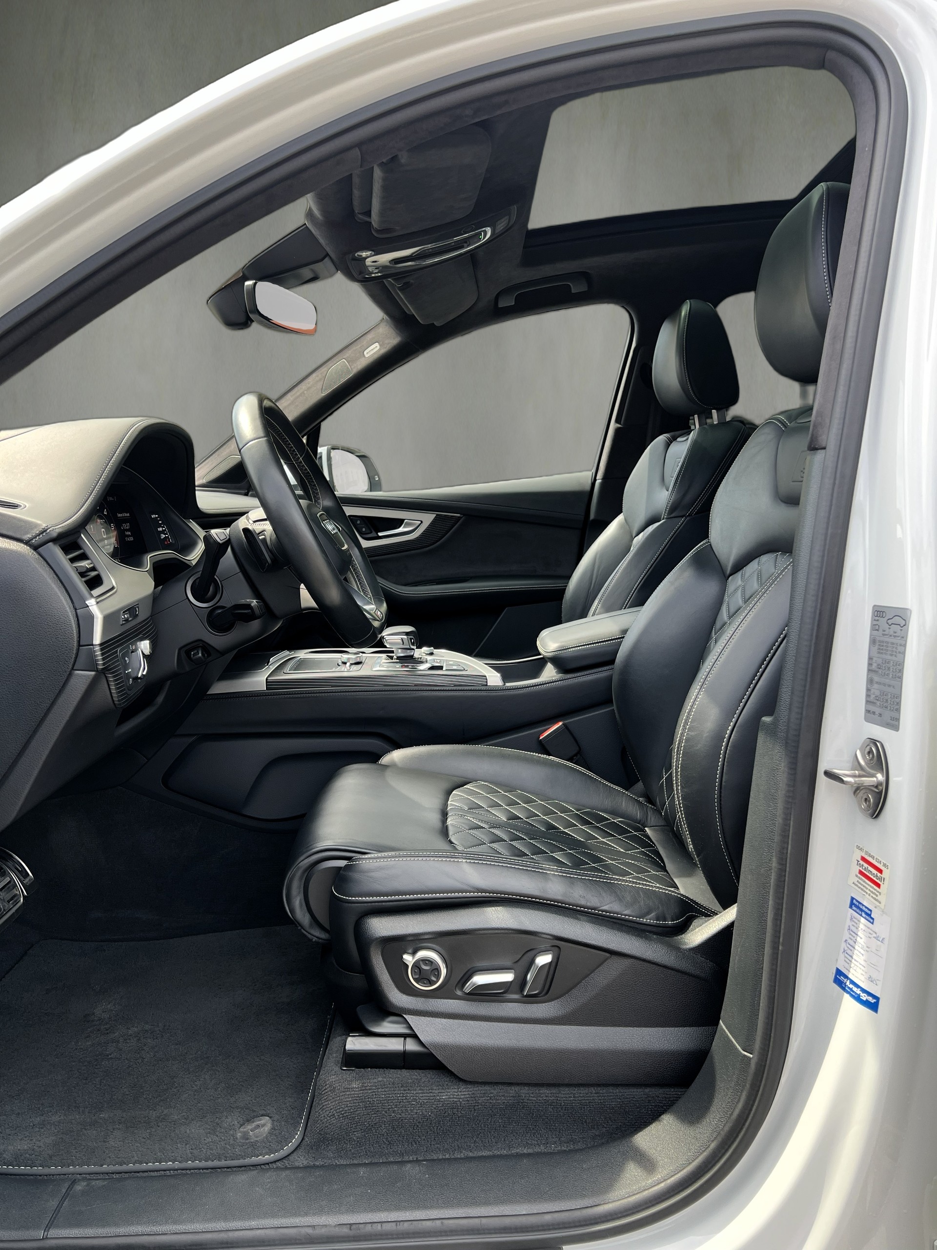 AUDI SQ7 4.0 TDI quattro tiptronic-image-16