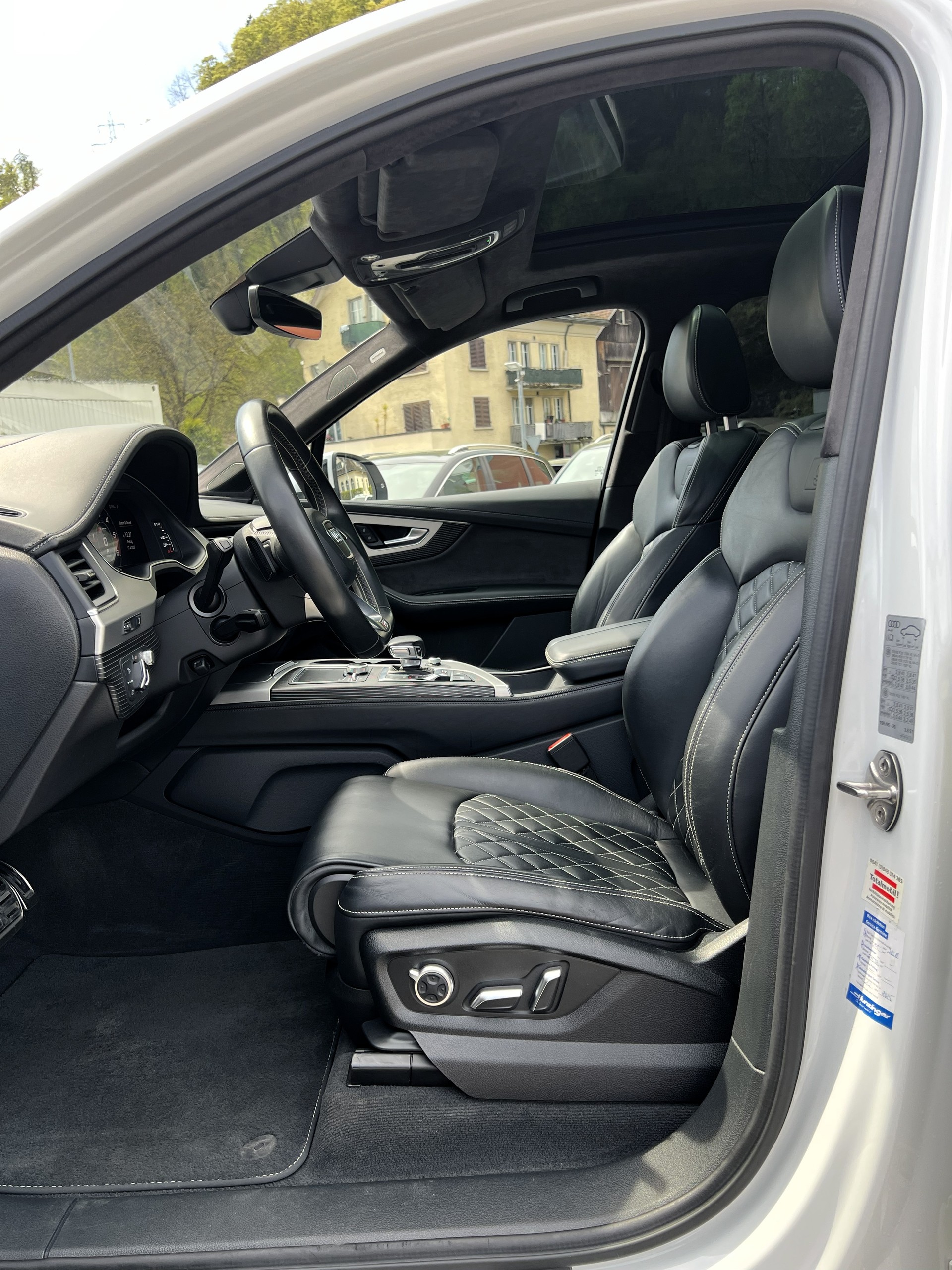 AUDI SQ7 4.0 TDI quattro tiptronic-image-16