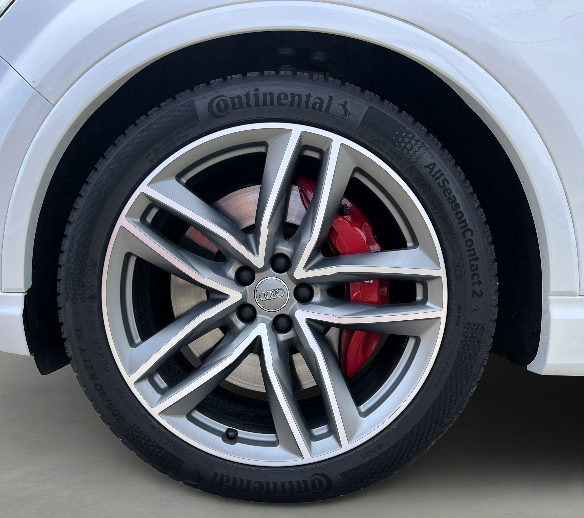 AUDI SQ7 4.0 TDI quattro tiptronic-image-11