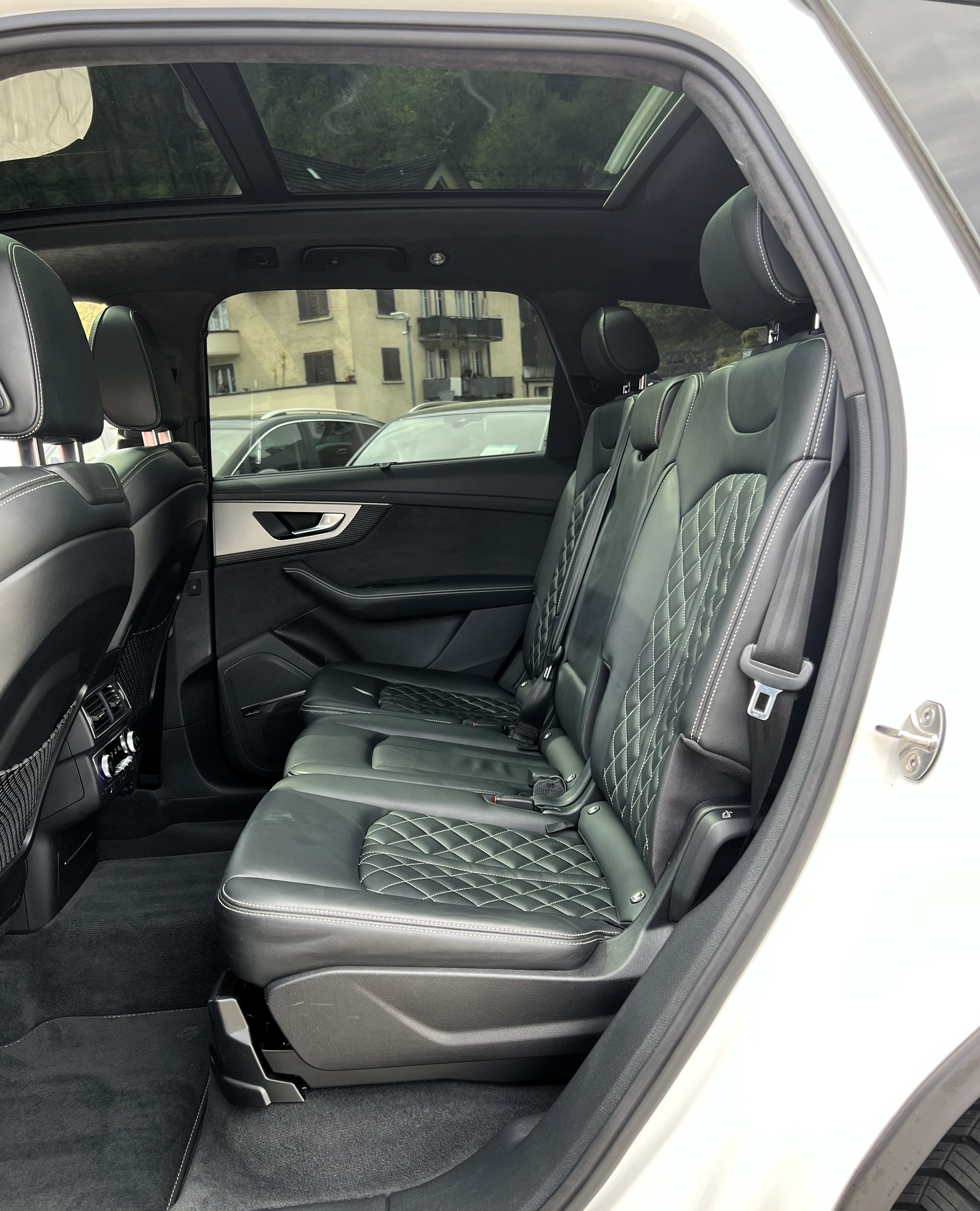 AUDI SQ7 4.0 TDI quattro tiptronic-image-13
