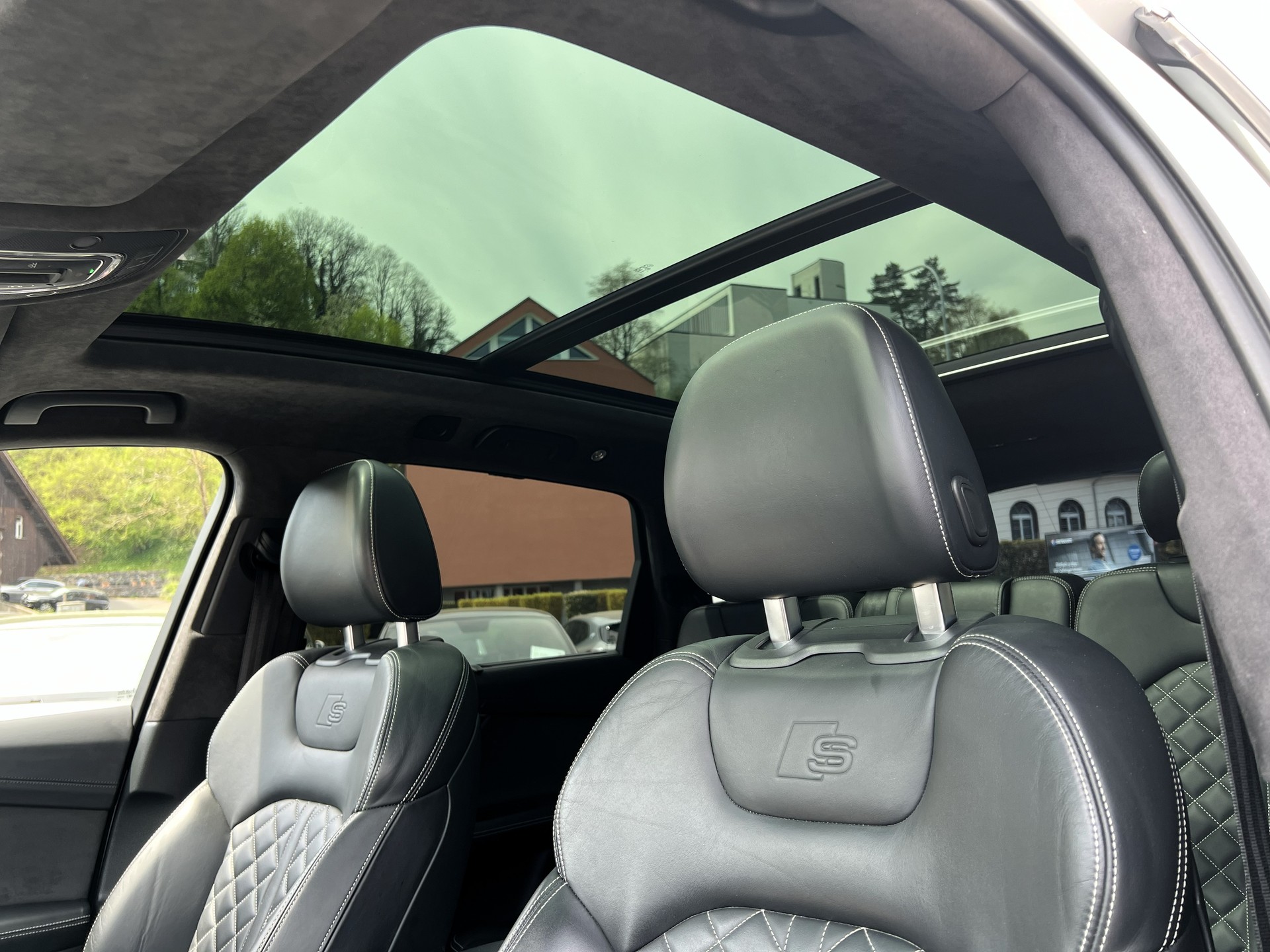 AUDI SQ7 4.0 TDI quattro tiptronic-image-18