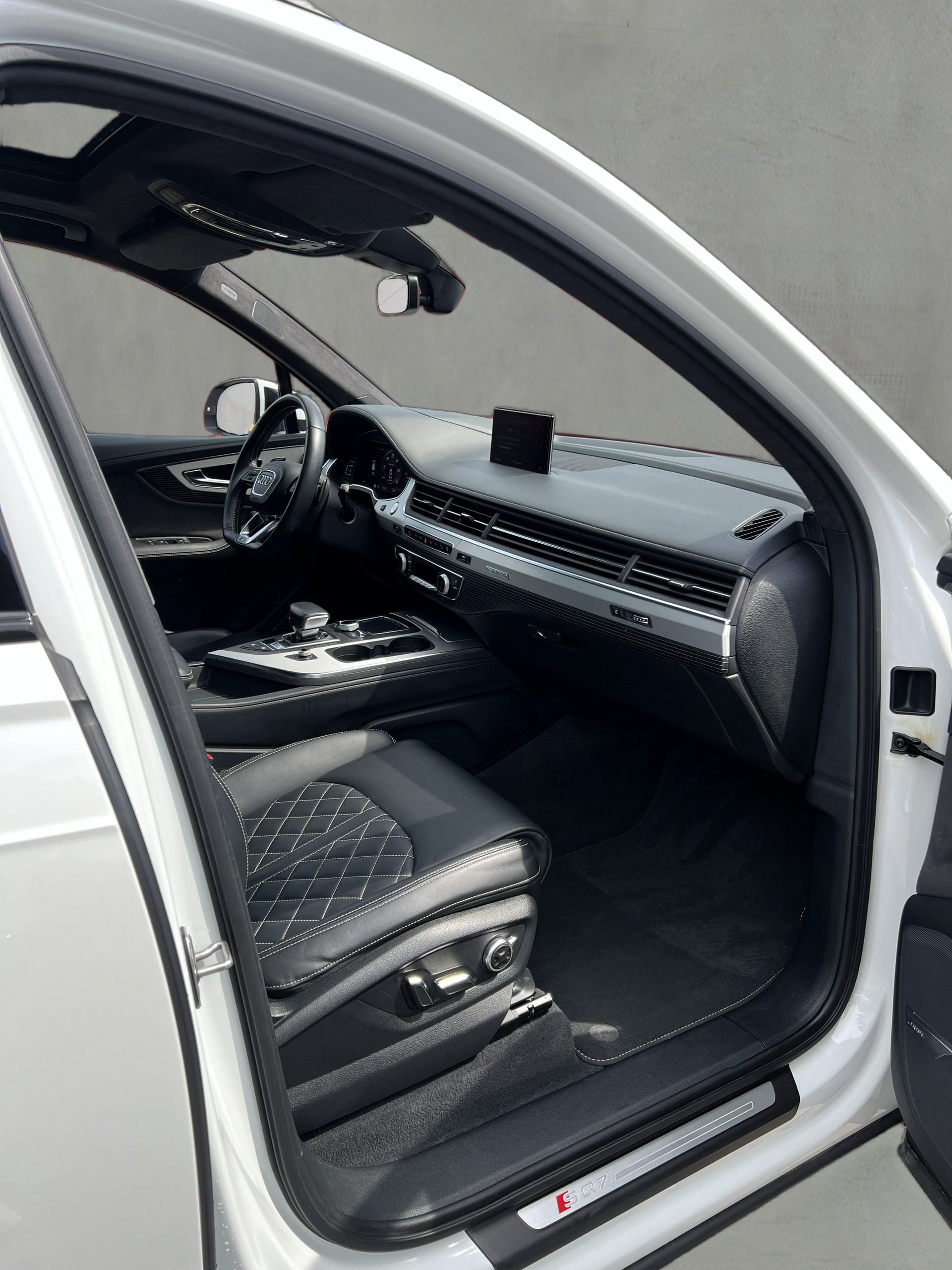 AUDI SQ7 4.0 TDI quattro tiptronic-image-14