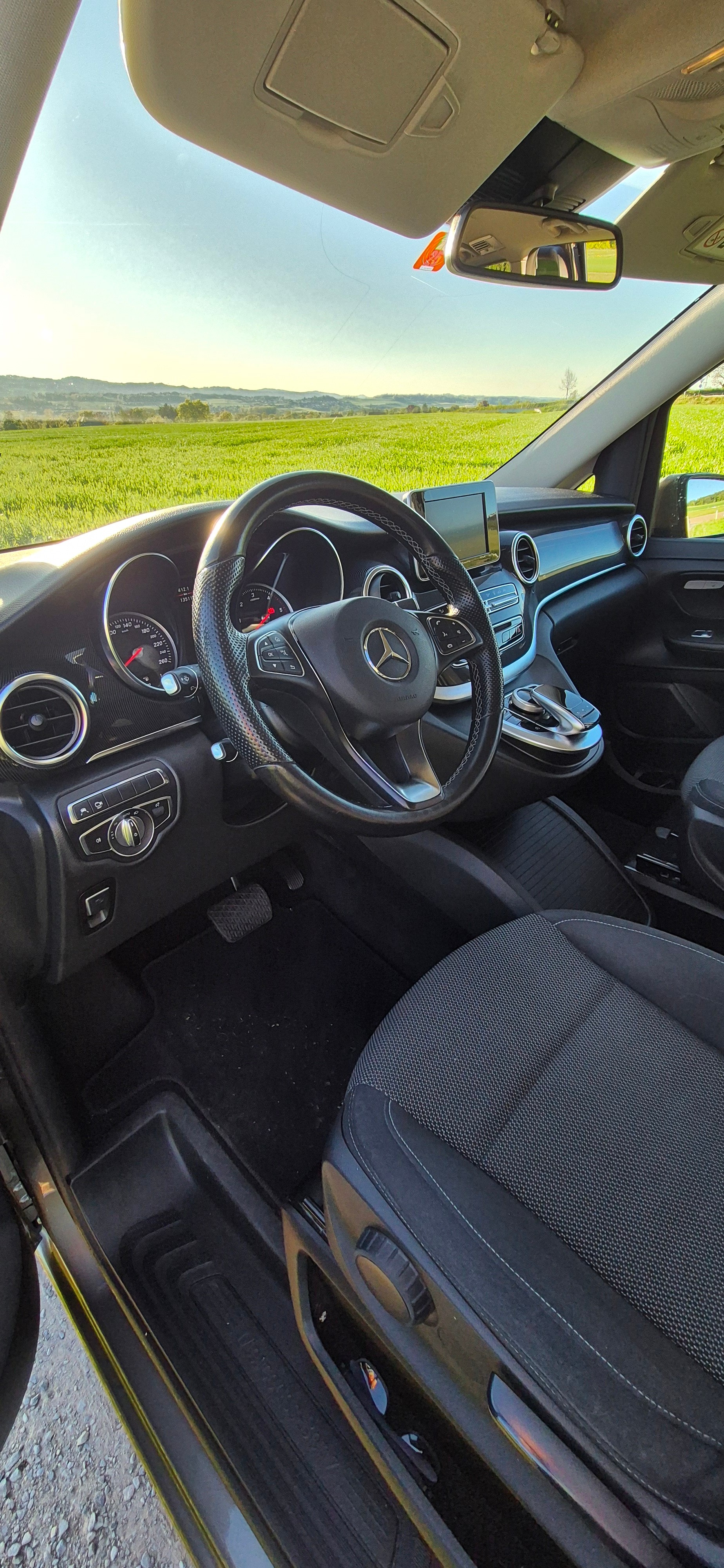 MERCEDES-BENZ V 220 d lang 7G-Tronic-image-3
